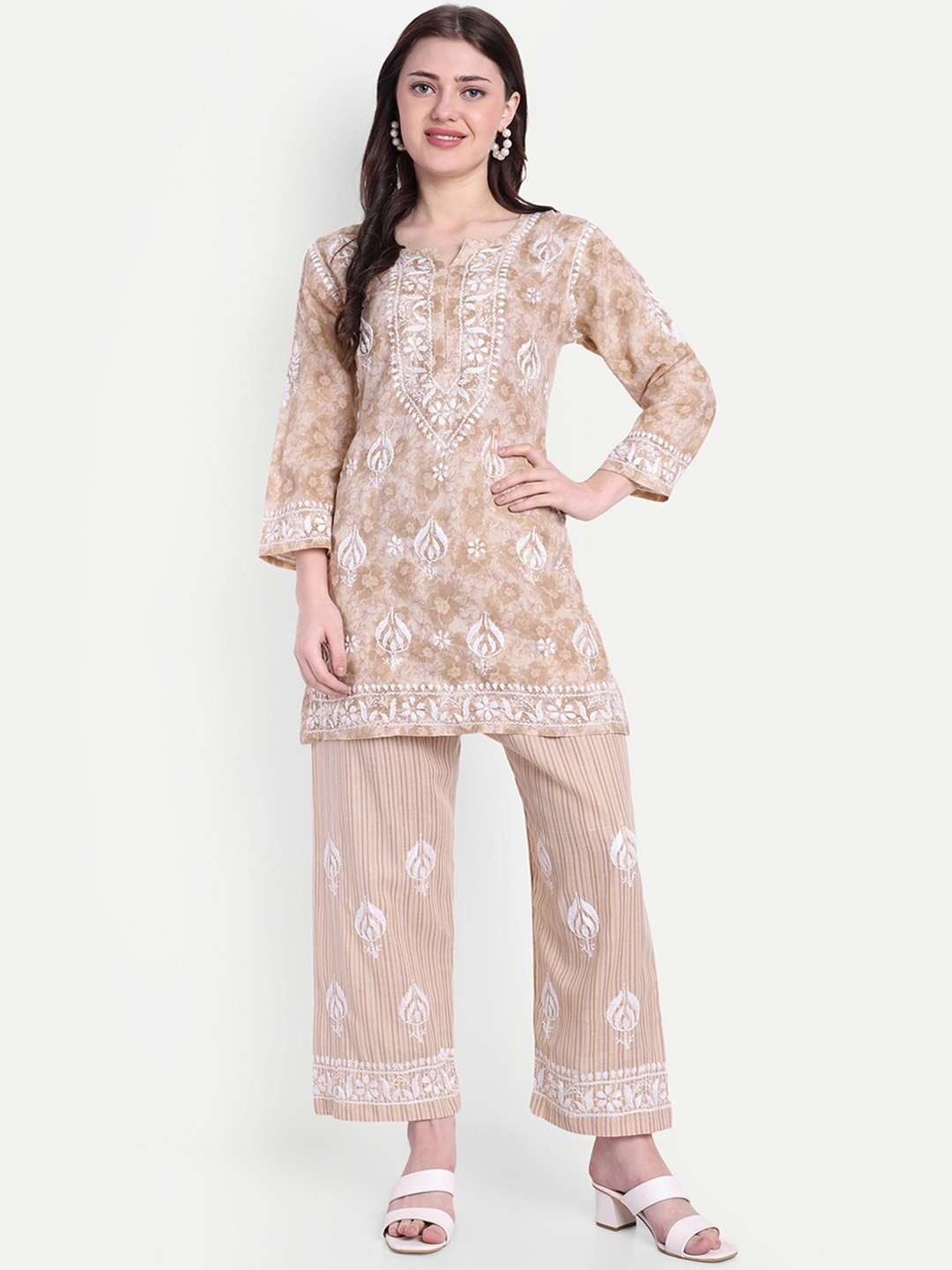 

Indiankala4u Floral Printed Chikankari Tunic & Trousers, Beige