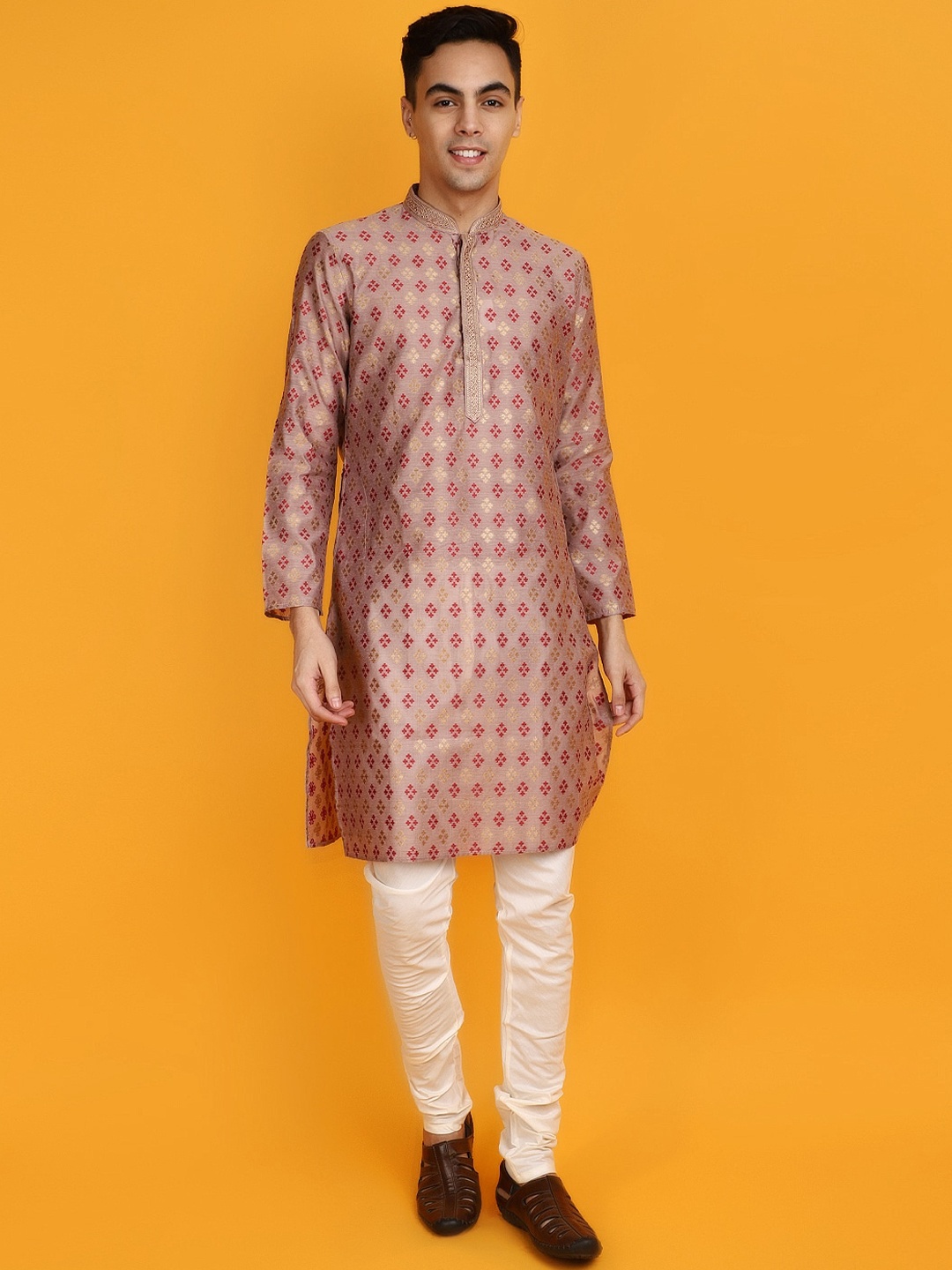 

V-Mart Ethnic Motifs Regular Kurta with Churidar, Pink