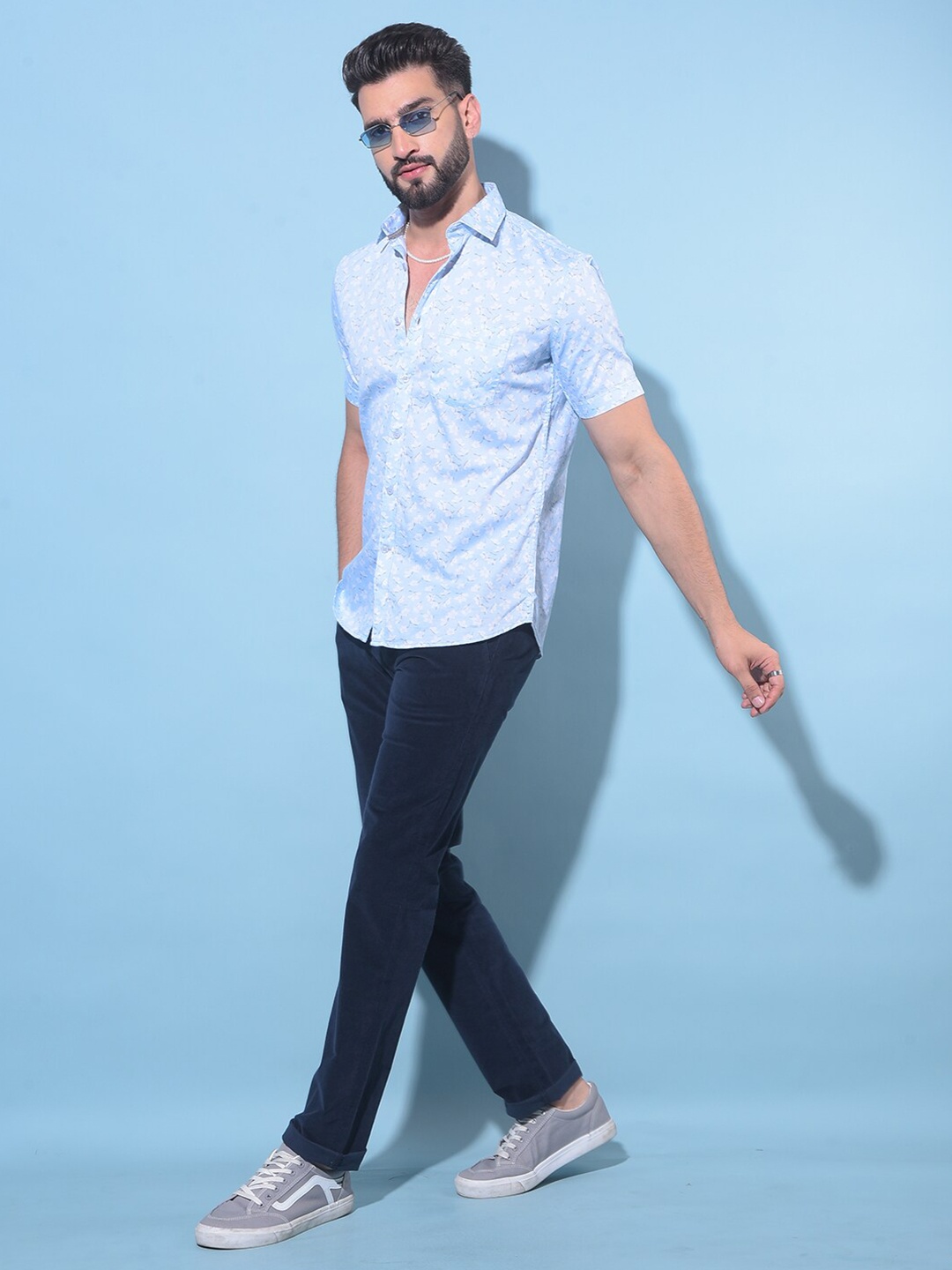 

Crimsoune Club Resort Collar Slim Fit Floral Printed Casual Shirt, Blue