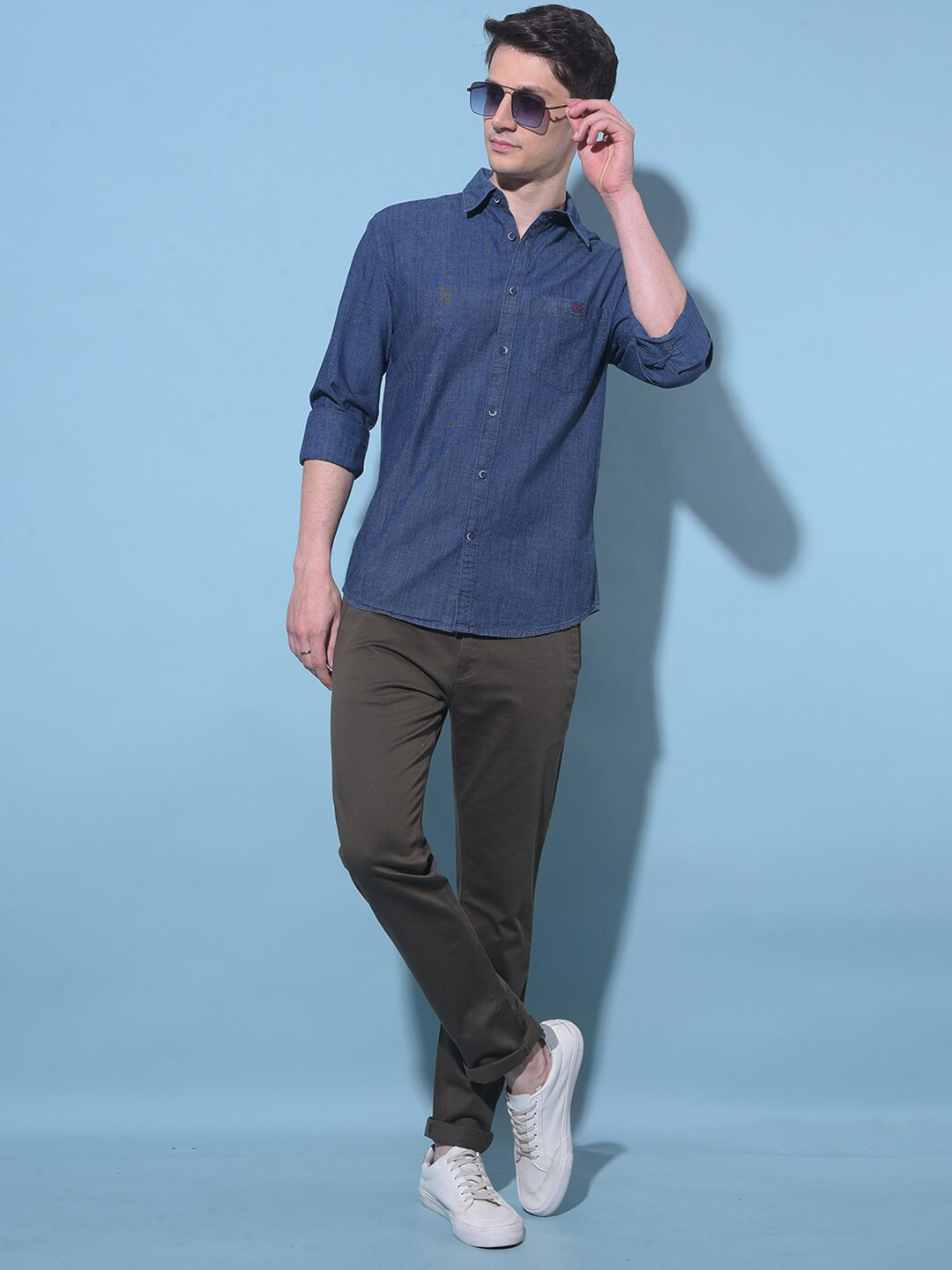 

Crimsoune Club Classic Slim Fit Checked Casual Shirt, Navy blue
