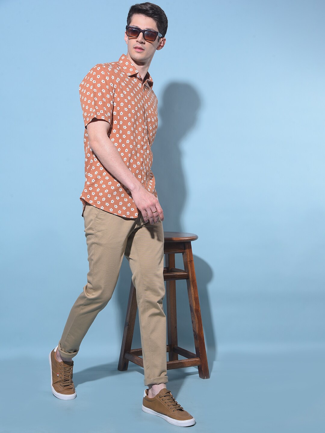 

Crimsoune Club Classic Slim Fit Floral Printed Spread Collar Shirt, Brown