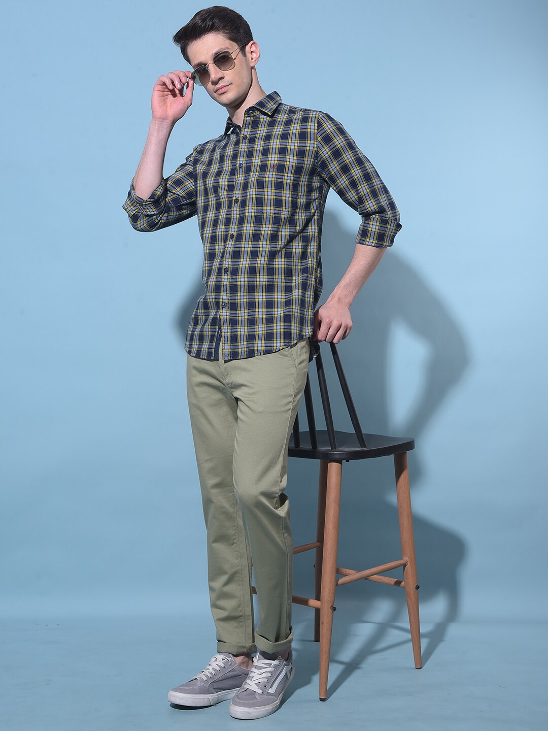 

Crimsoune Club Classic Slim Fit Tartan Checked Spread Collar Long Sleeves Casual Shirt, Navy blue
