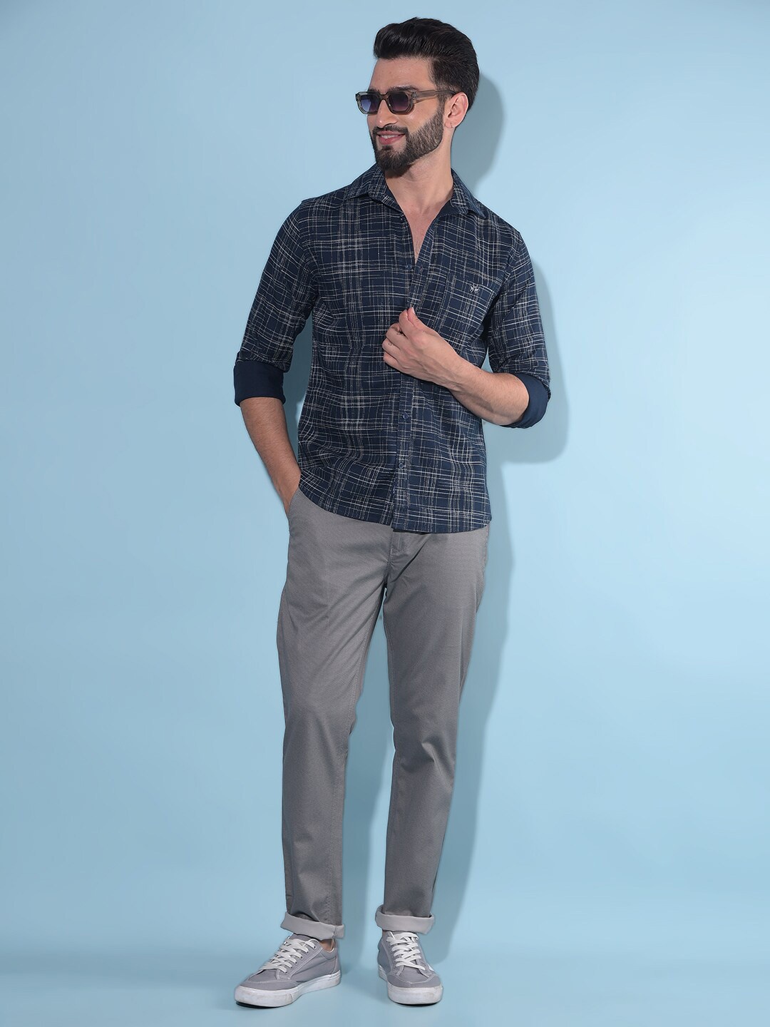 

Crimsoune Club Resort Collar Tartan Checks Slim Fit Cotton Casual Shirt, Navy blue