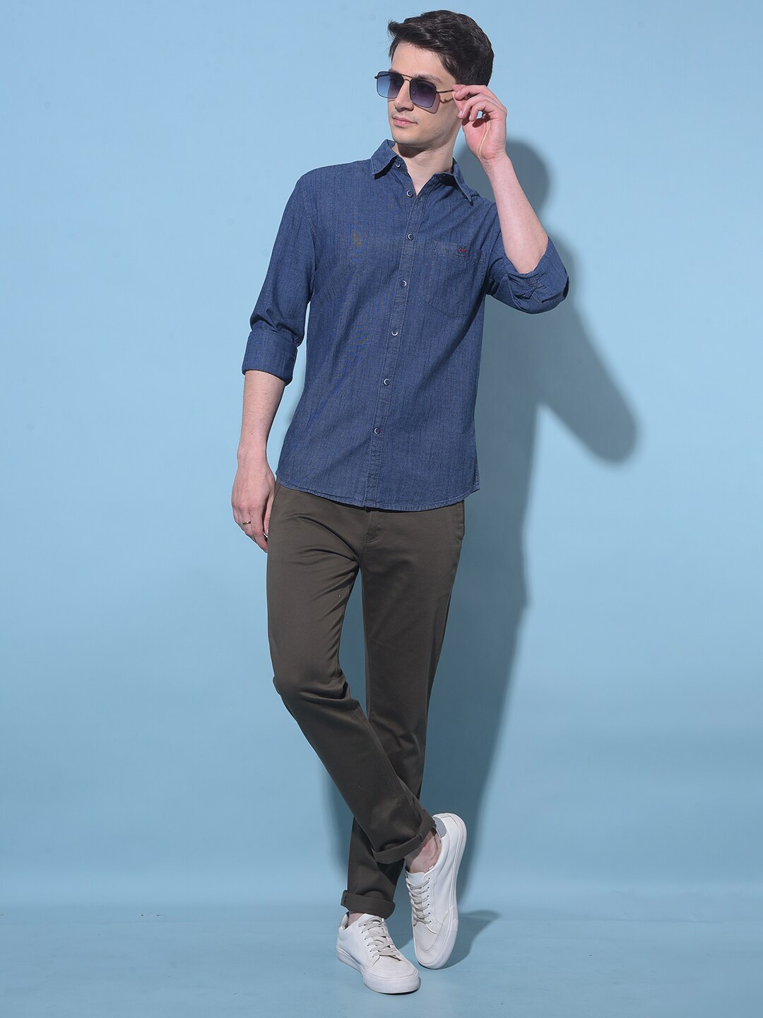 

Crimsoune Club Classic Slim Fit Checked Spread Collar Long Sleeves Cotton Casual Shirt, Navy blue