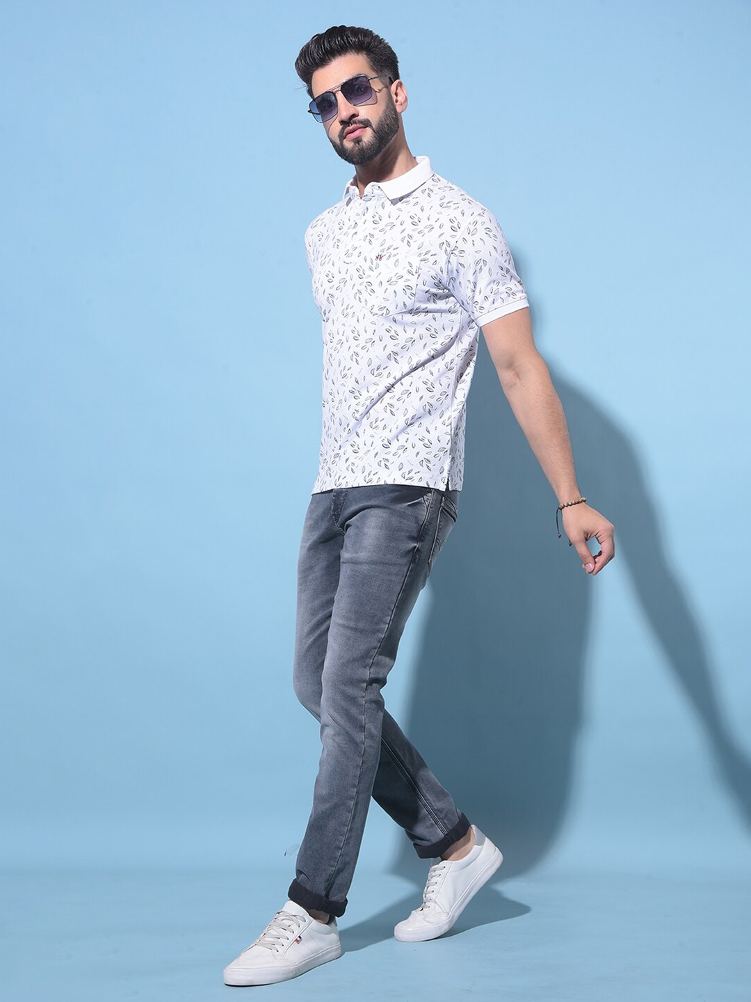 

Crimsoune Club Floral Printed Polo Collar Pockets Slim Fit T-shirt, White