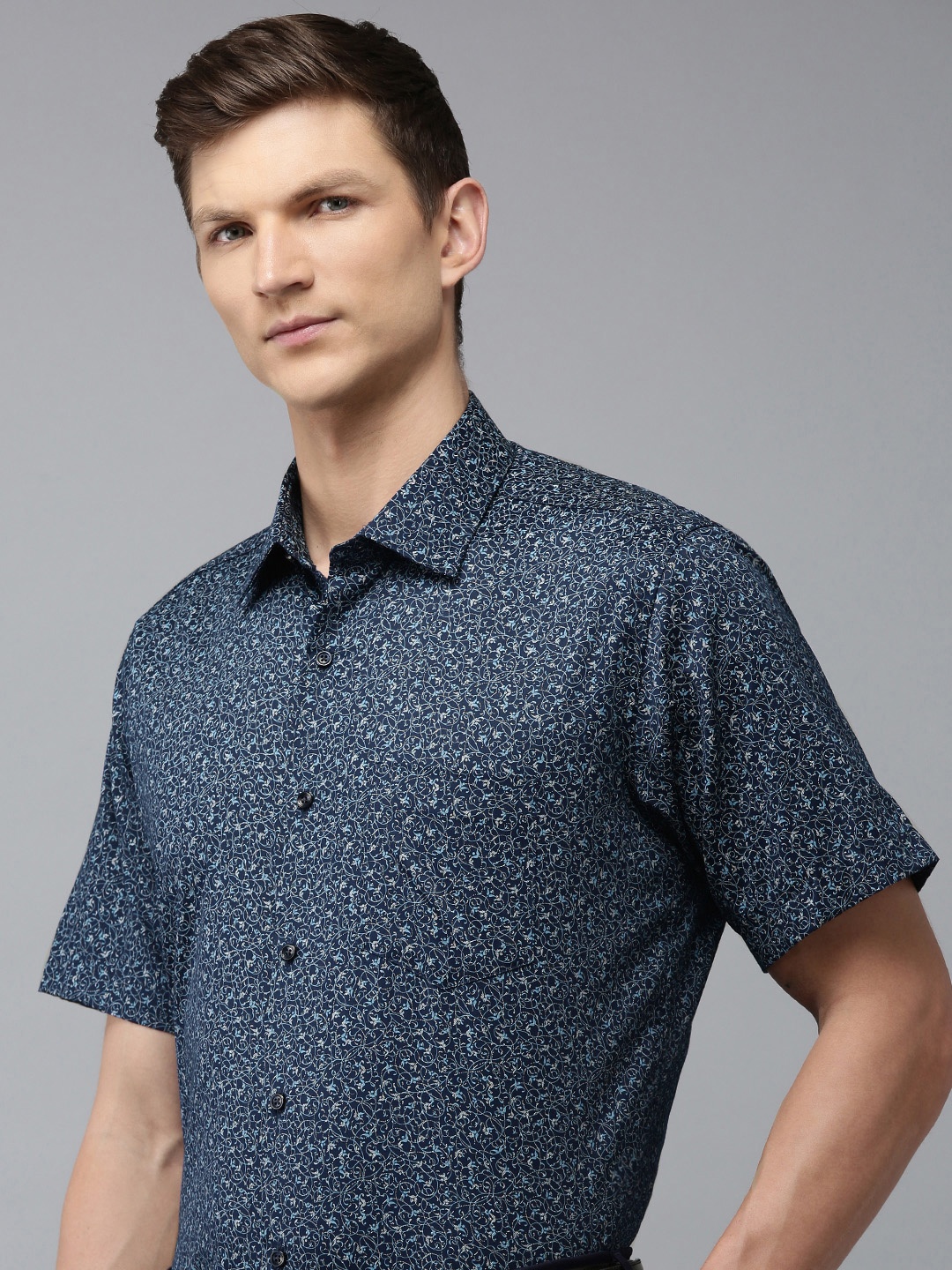 

Van Heusen Custom Fit Printed Pure Cotton Formal Shirt, Navy blue