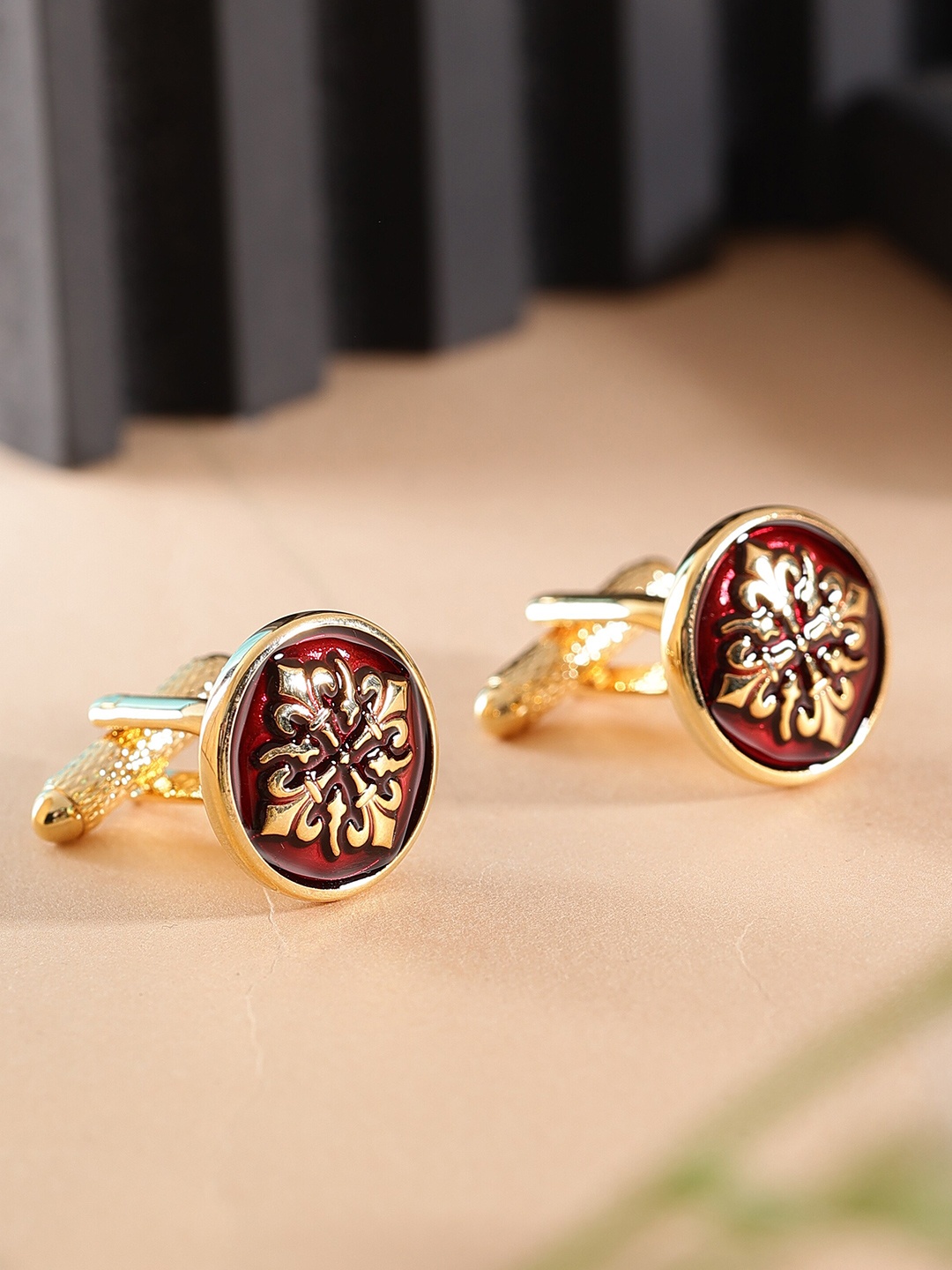 

Alvaro Castagnino Embellished Round Cufflinks, Gold