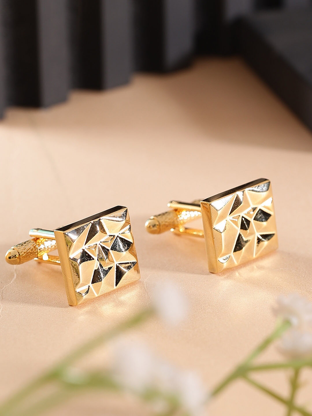 

Alvaro Castagnino Metal Textured Square Cufflink, Gold