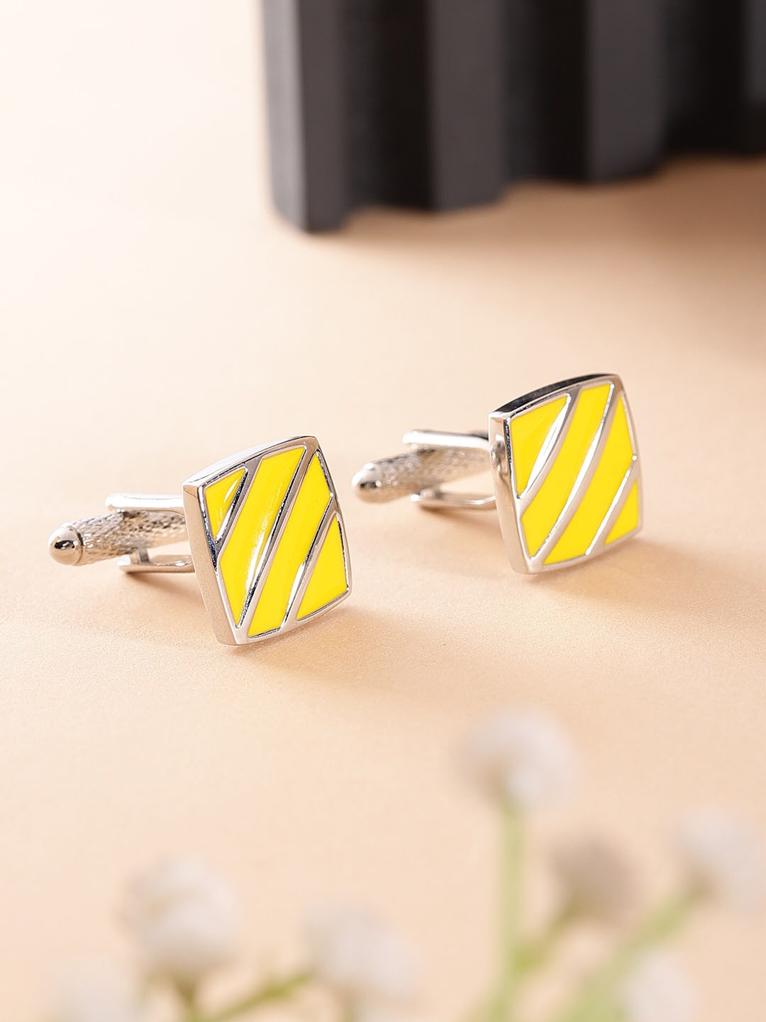 

Alvaro Castagnino Textured Cufflink, Yellow