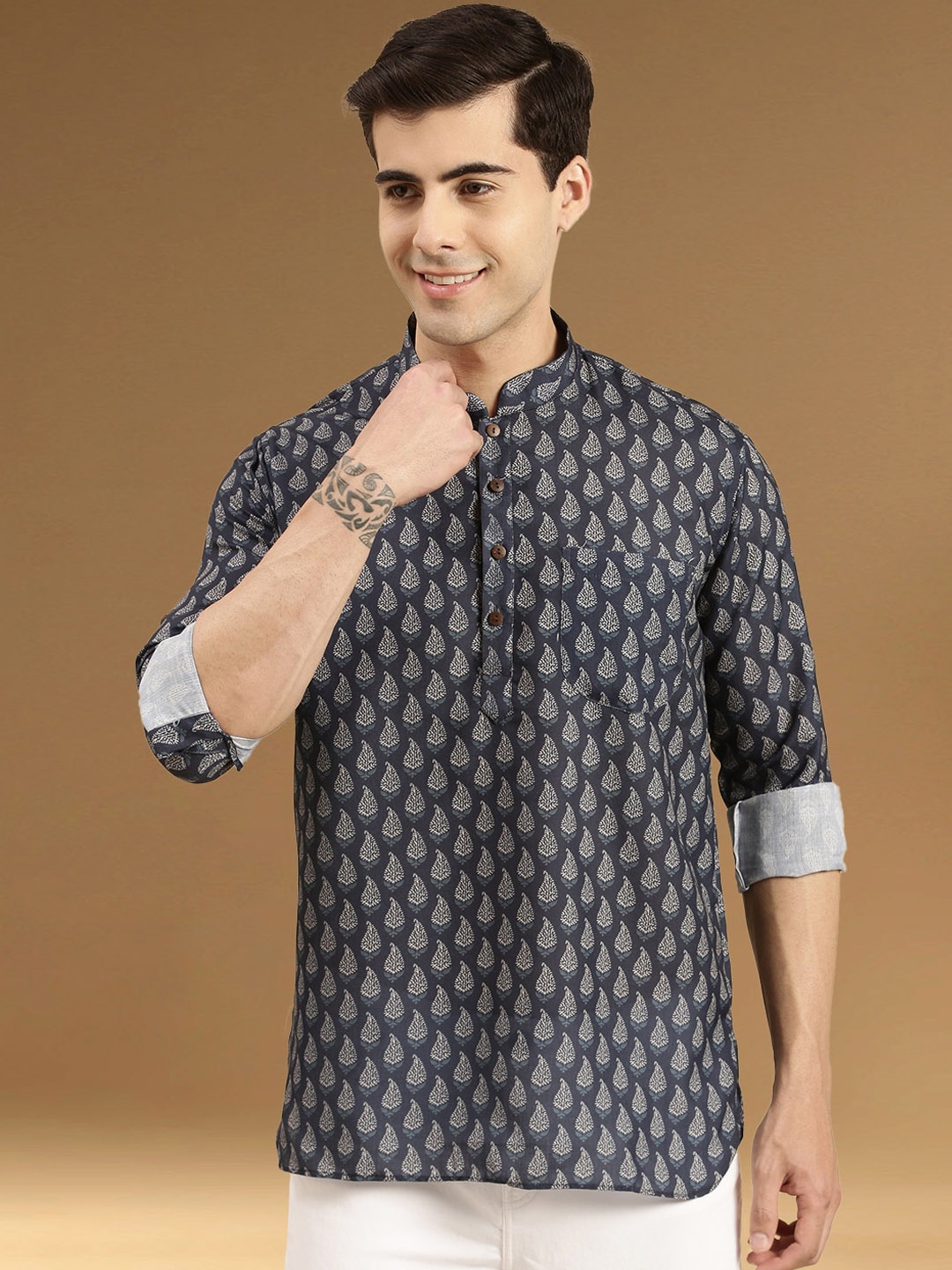 

Sanwara Ethnic Motifs Printed Mandarin Collar Thread Work Straight Kurta, Blue