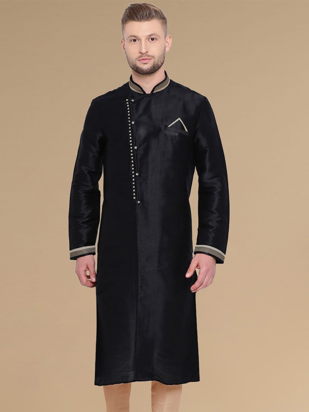 

Sanwara Mandarin Collar Thread Work Kurta, Black