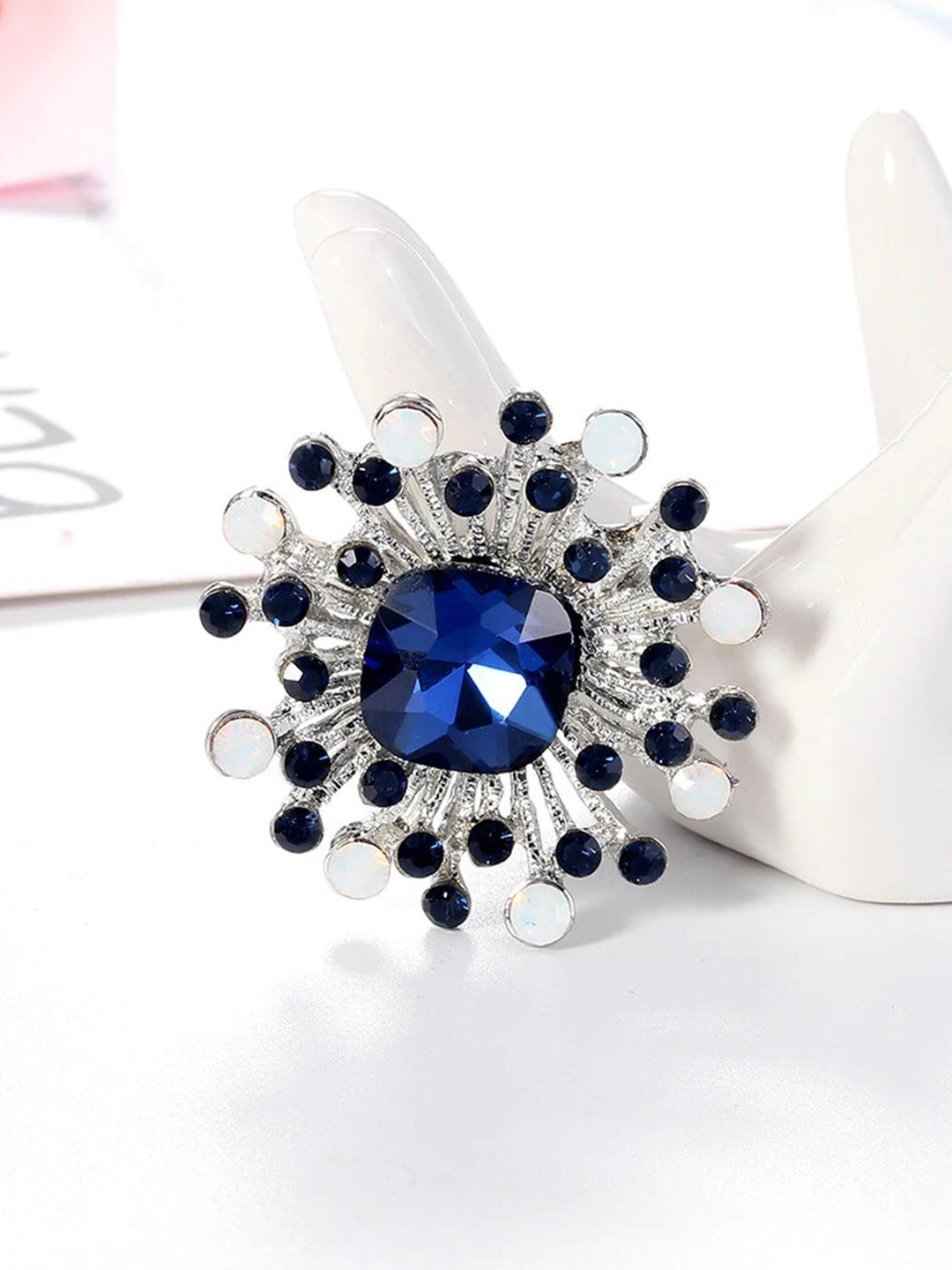 

SYGA Women Crystal Brooch, Silver