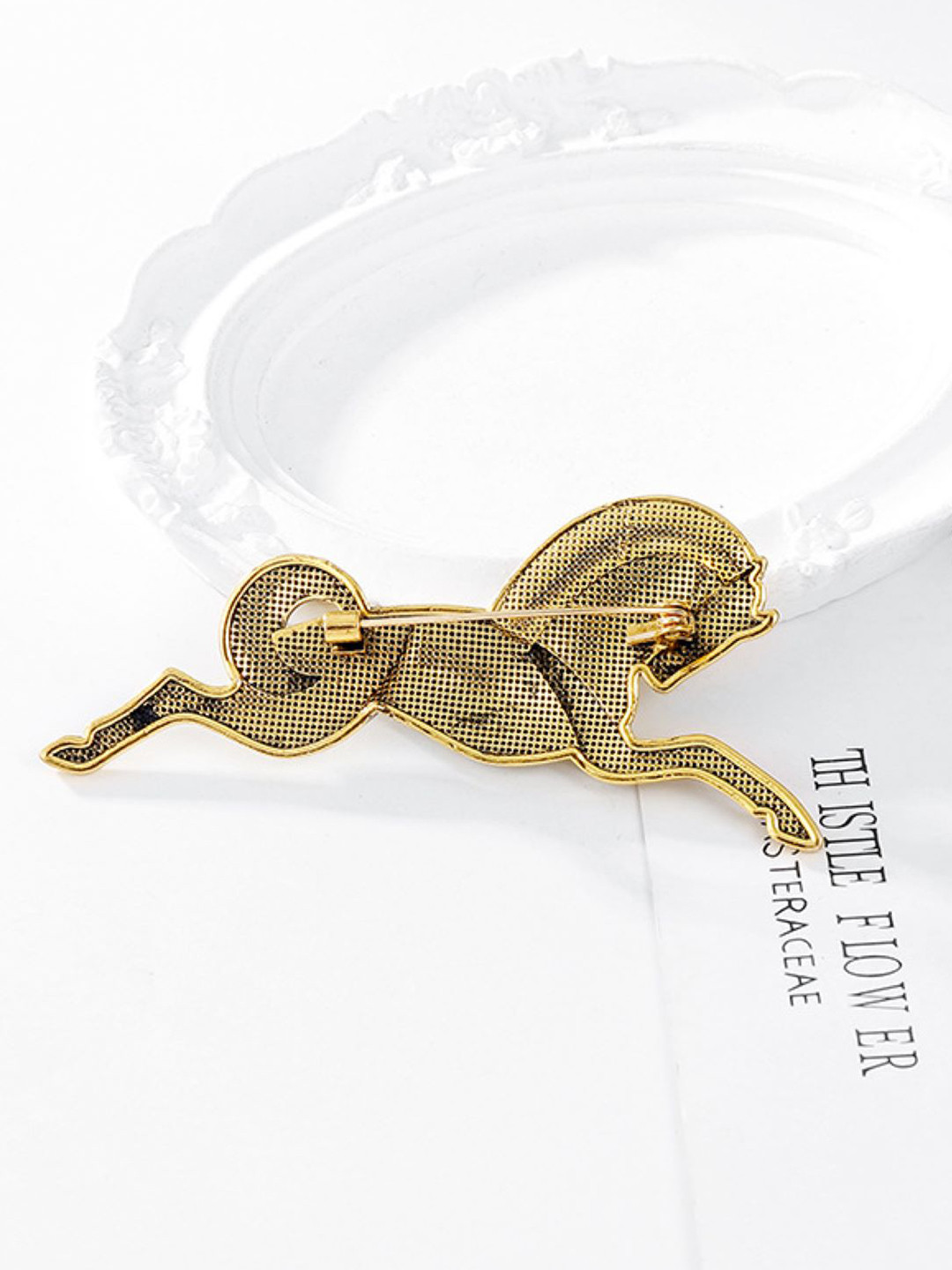 

SYGA Unisex Horse Style Brooch, Gold
