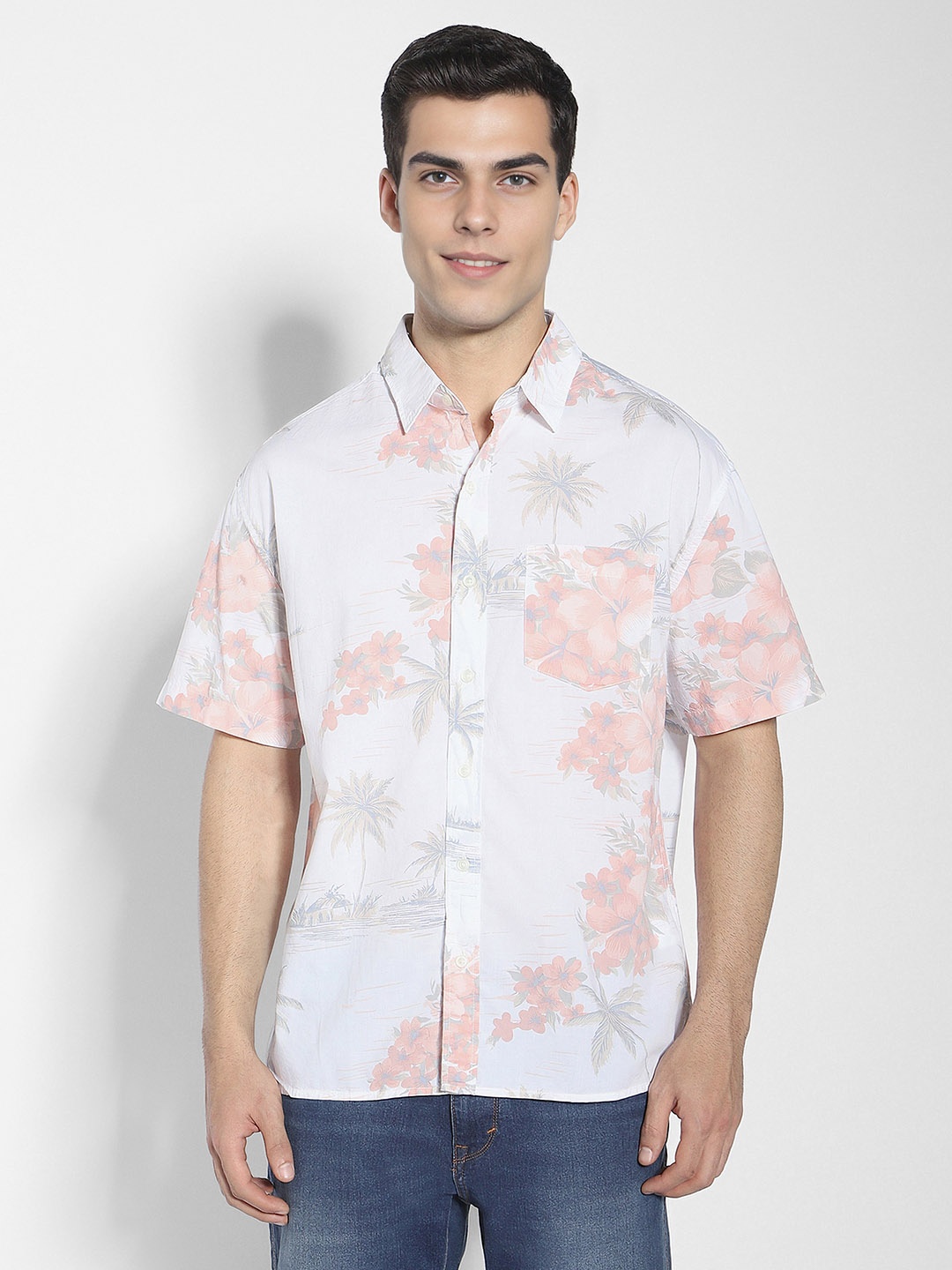 

AMERICAN EAGLE OUTFITTERS Tropical Printed Casual Shirt, White
