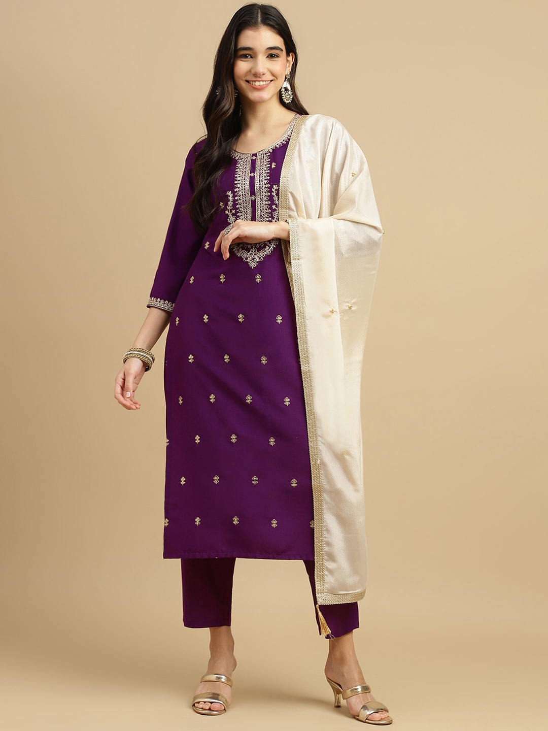 

J Turritopsis Ethnic Motifs Embroidered Straight Kurta with Trousers & Dupatta, Violet