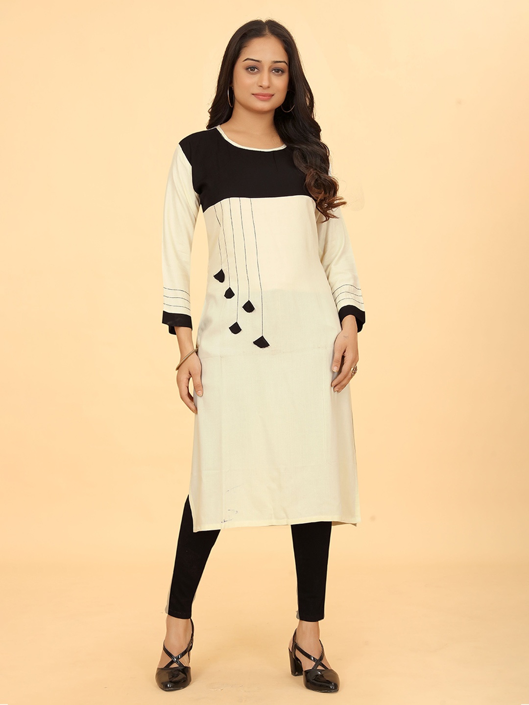 

Jimmy Paris Colourblocked Three-Quarter Sleeves Straight Crepe Kurta, Beige