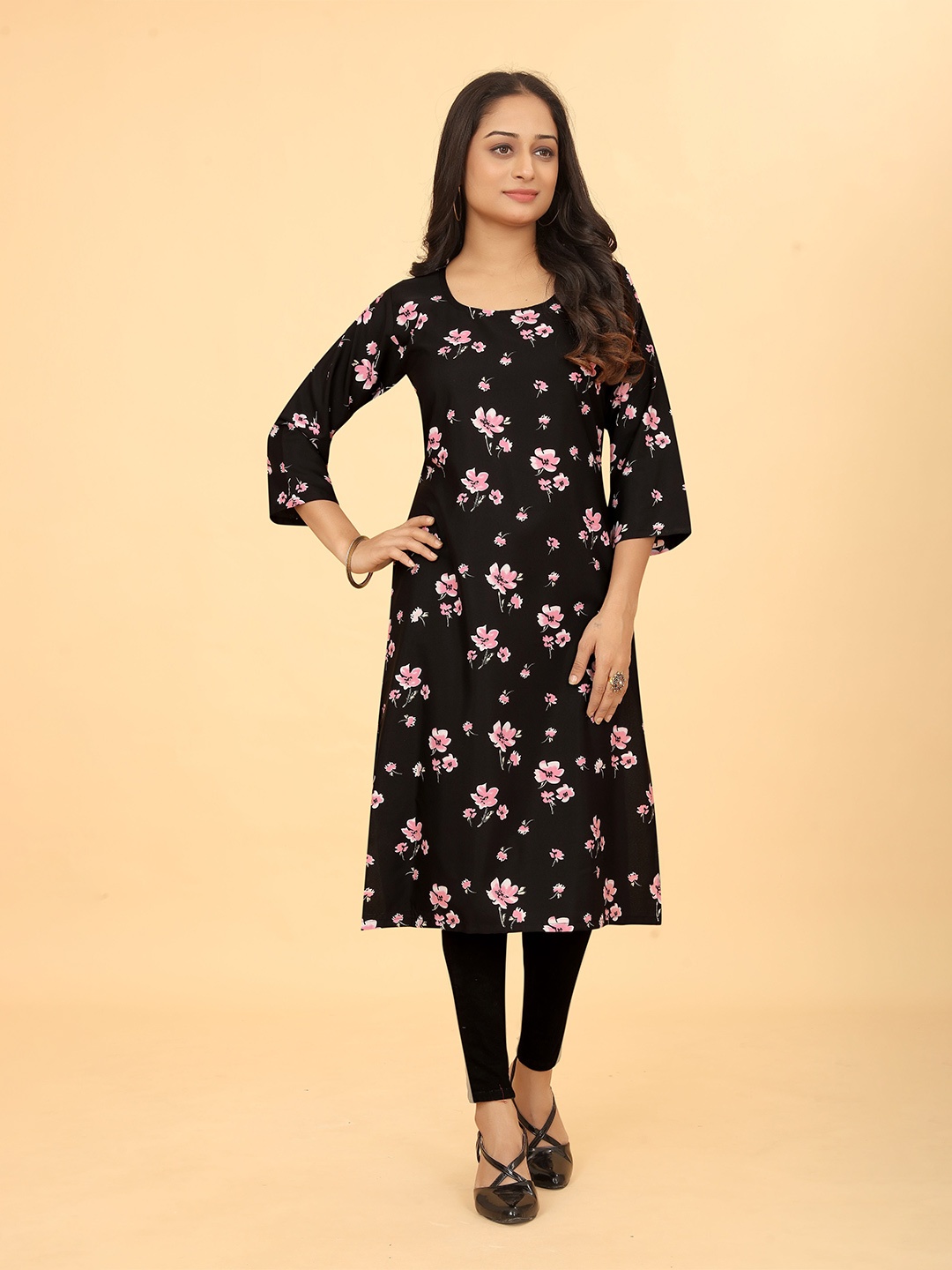

Jimmy Paris Floral Printed Three-Quarter Sleeves Straight Crepe Kurta, Black