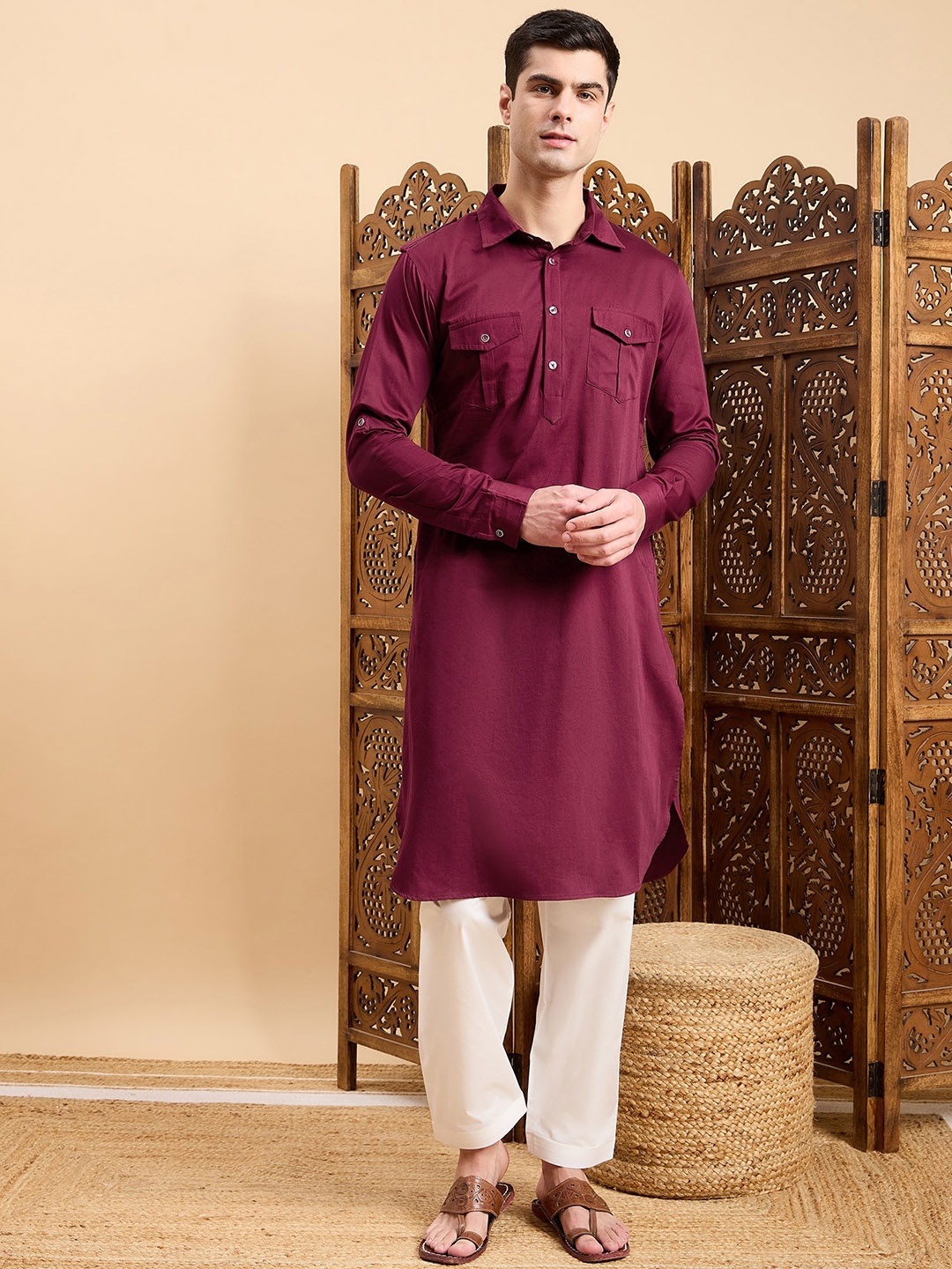 

Inddus Roll-Up Sleeves Pathani Kurta With Pyjama, Maroon