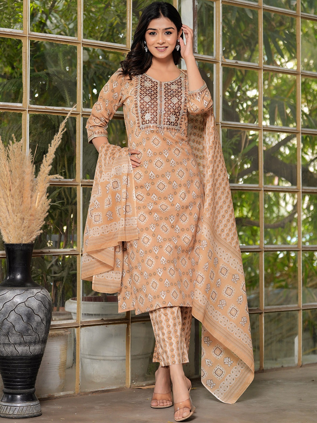 

EKAKRITI Printed Straight Kurta with Trousers & Dupatta, Peach