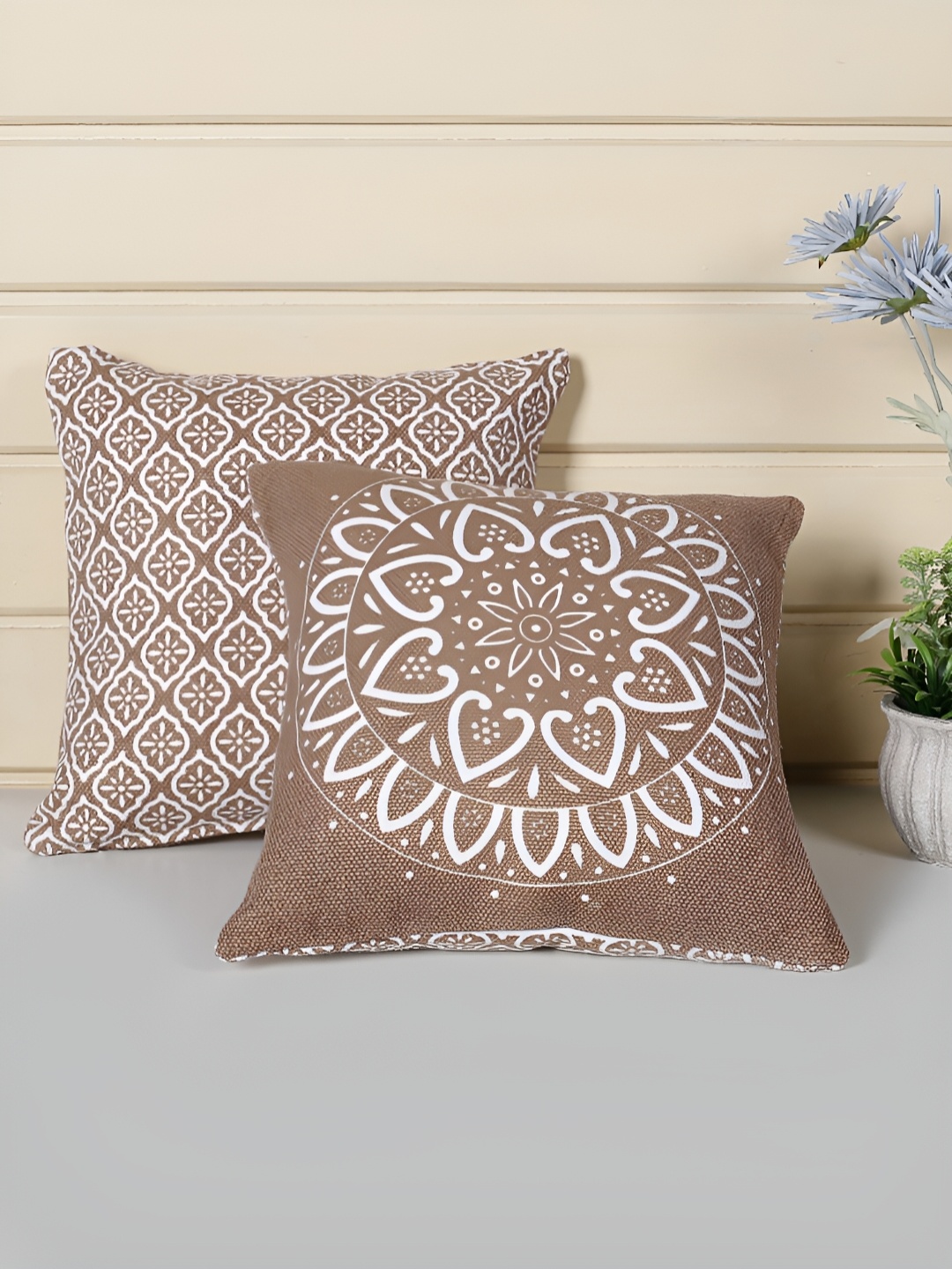 

Saral Home Brown & White 2 Pcs Ethnic Motifs Square Cushion Covers