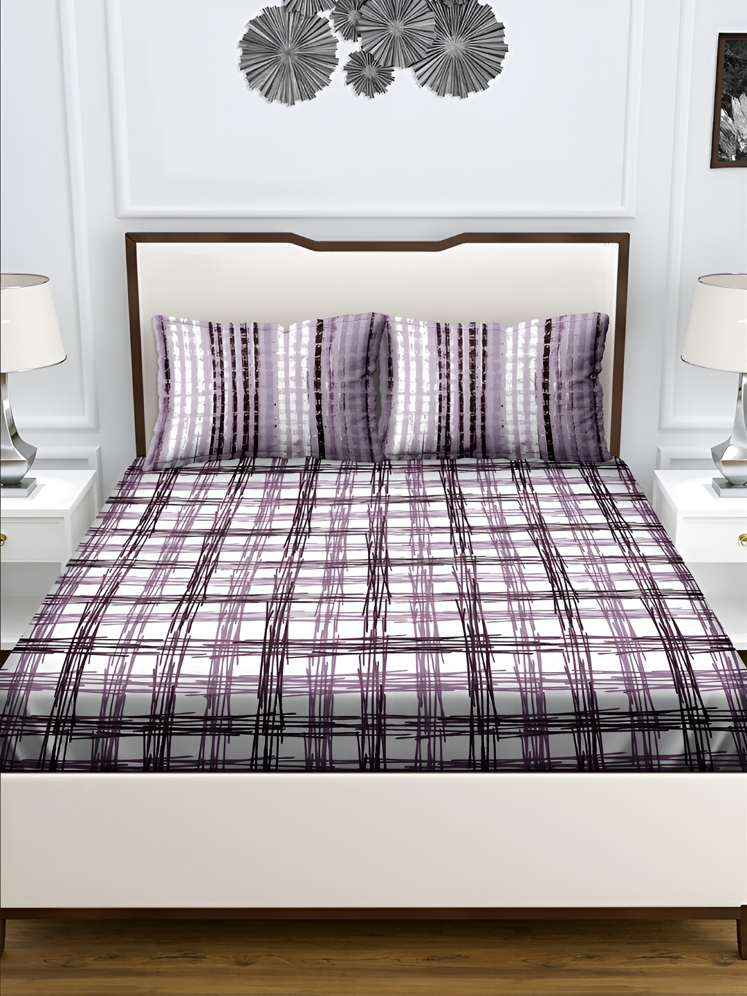 

Aura Purple & White Geometric 180 TC Queen Bedsheet with 2 Pillow Covers