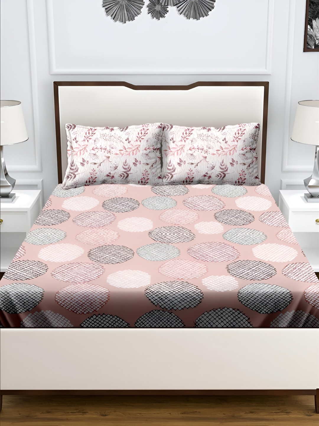 

Aura Pink & White Geometric 180 TC Queen Bedsheet with 2 Pillow Covers