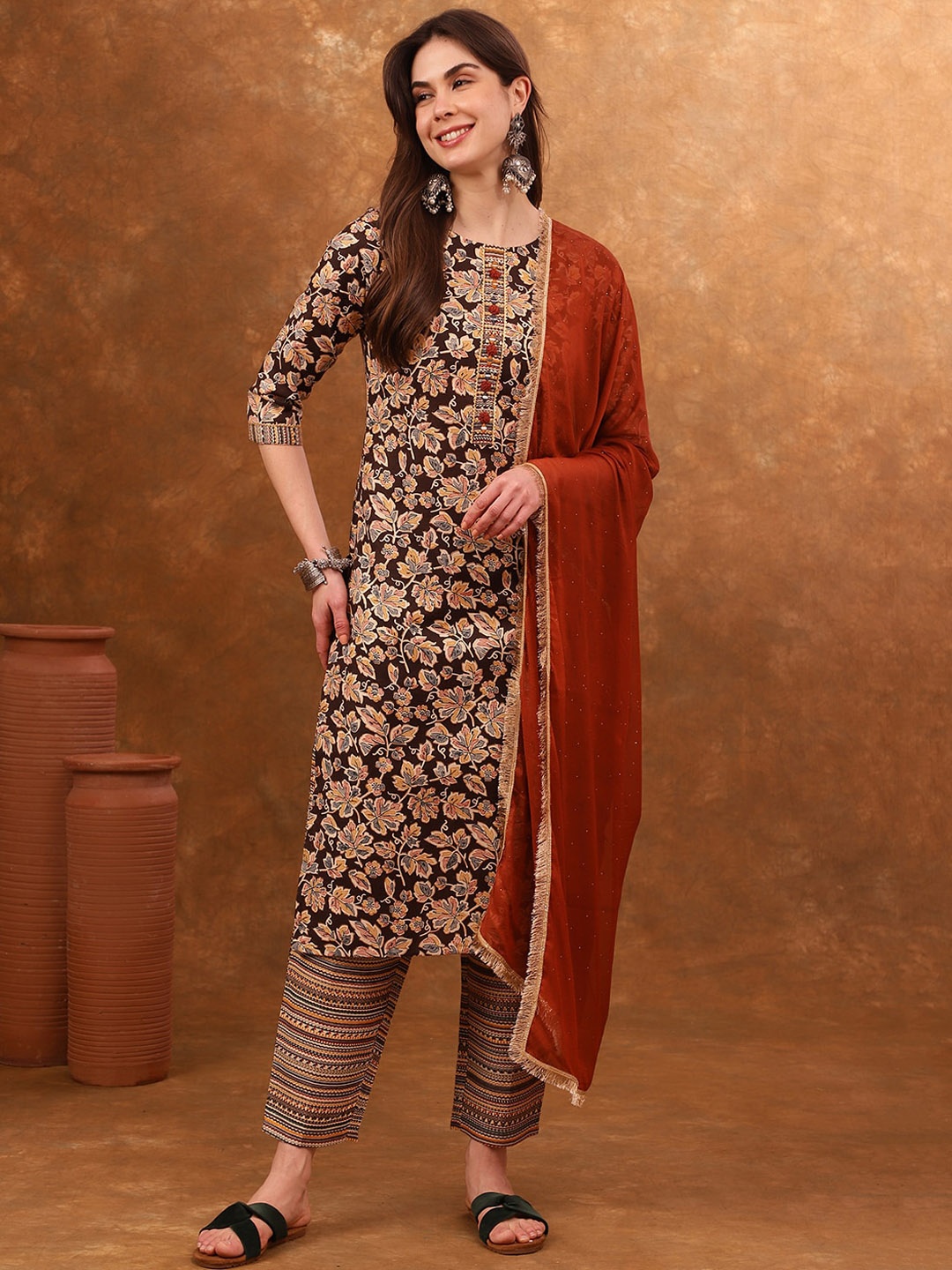 

MOKOSH Ethnic Motifs Printed Kurta with Trousers & With Dupatta, Coffee brown
