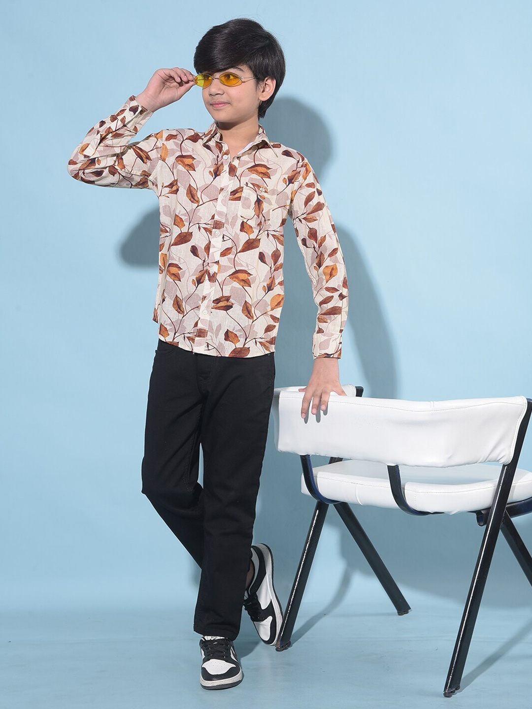 

Crimsoune Club Boys Classic Slim Fit Floral Printed Casual Shirt, Brown