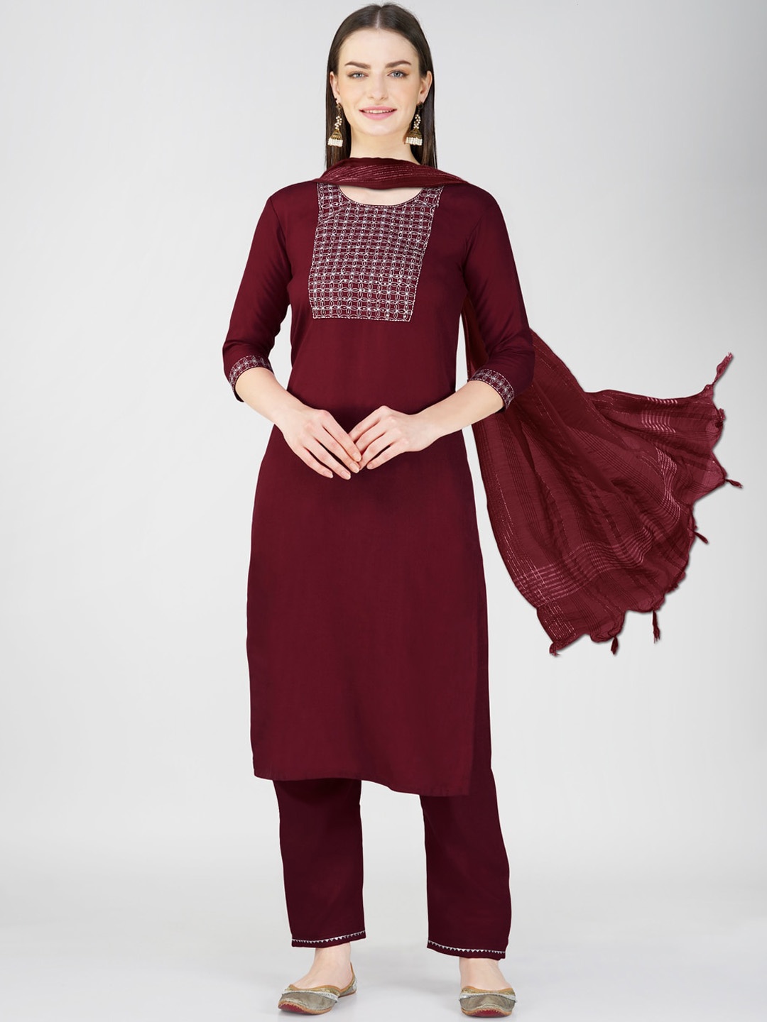 

ARADHNA Ethnic Motifs Yoke Design Sequinned Detailed Straight Kurta & Trouser With Dupatta, Maroon