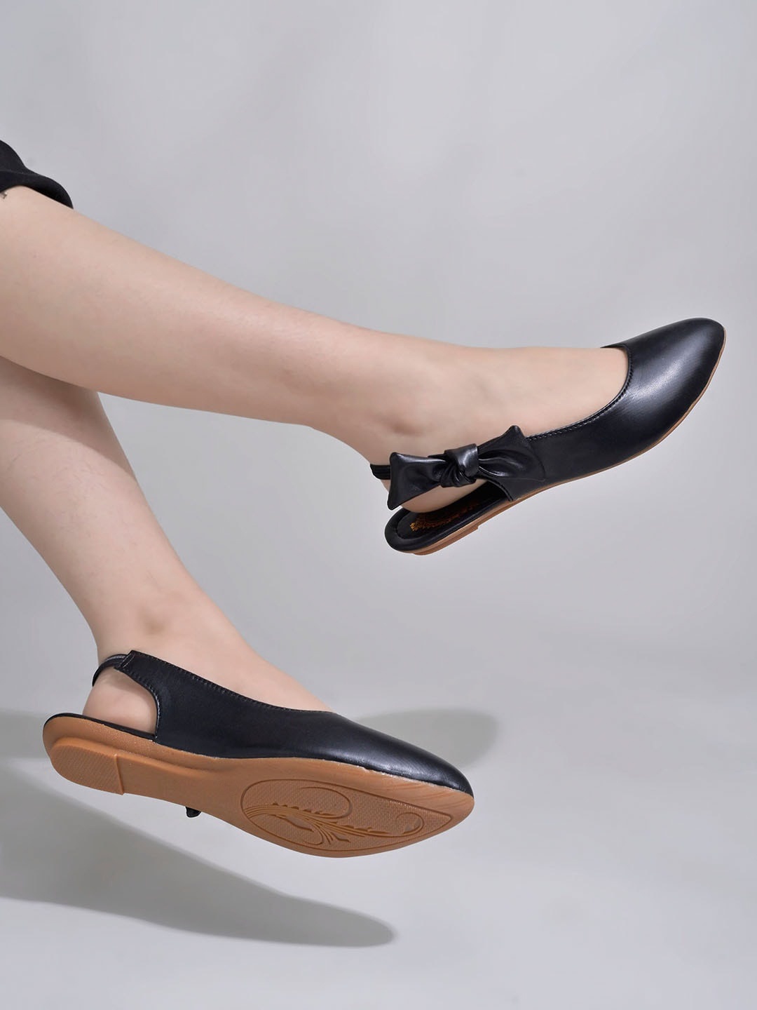

Shoetopia Pointed Toe Mules, Black