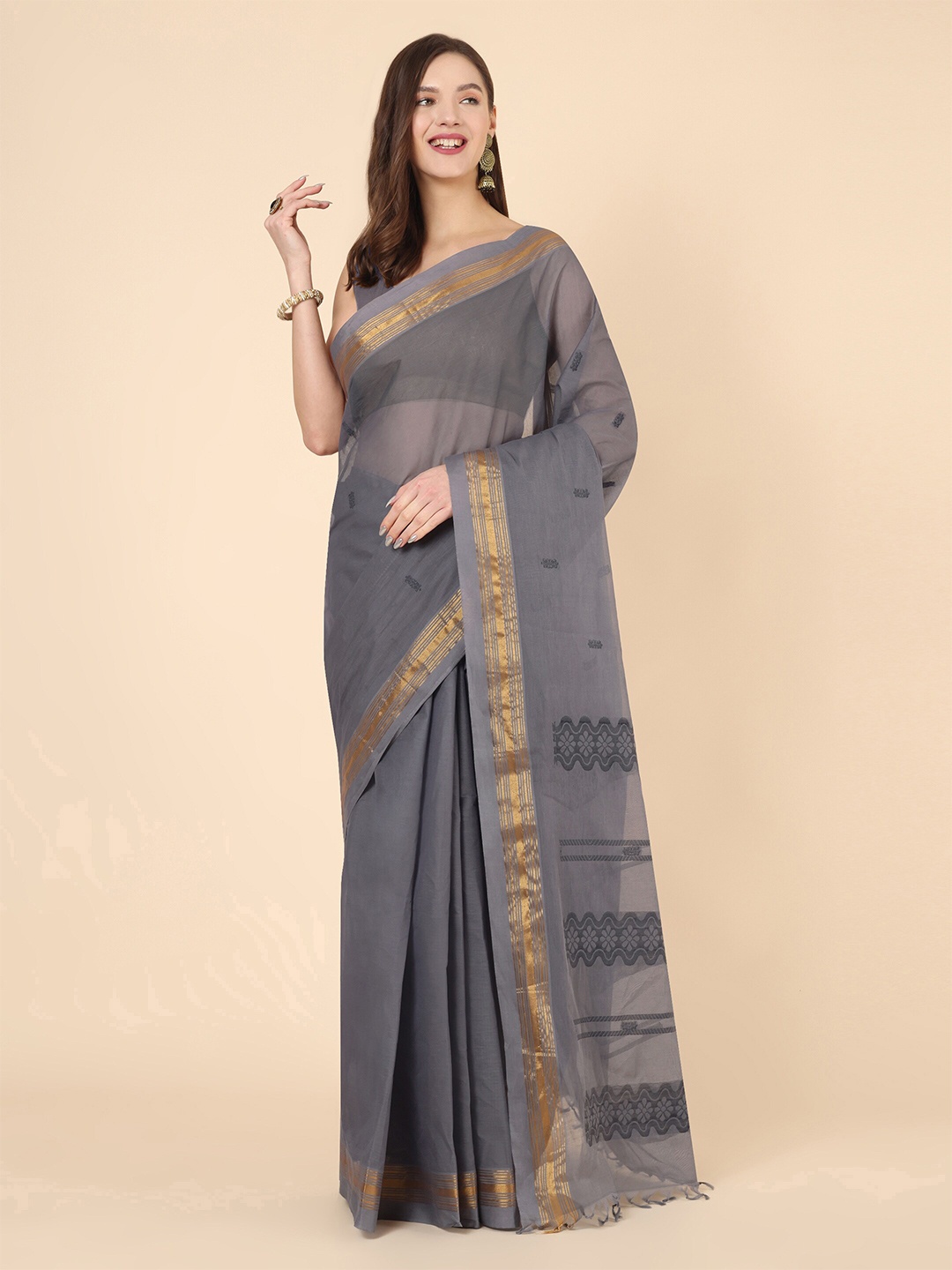 

Manvish Drapes Ethnic Motifs Jaali Pure Cotton Chettinad Saree, Grey