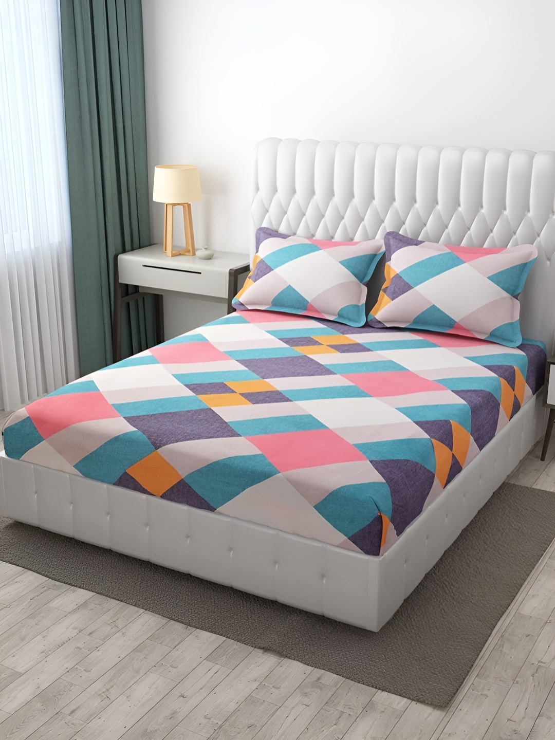 

MallowWorld Orange & White Geometric Cotton 200 TC 2 King Bedsheet with 2 Pillow Covers