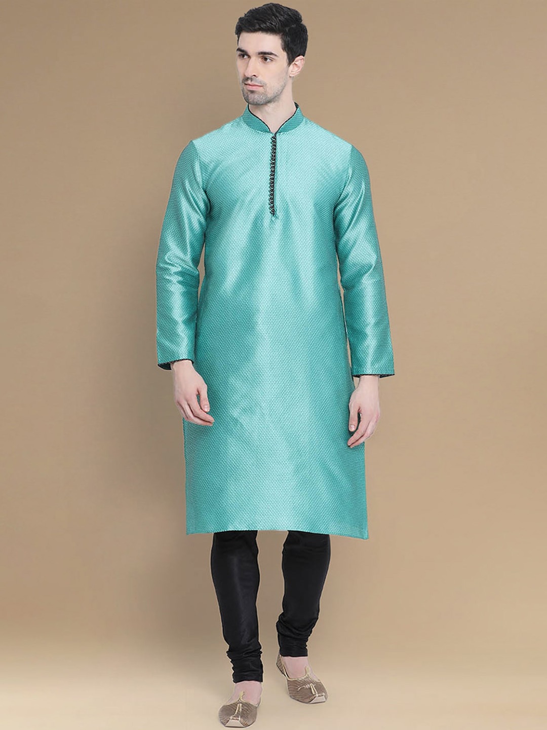 

Sanwara Mandarin Collar Regular Kurta With Churidar, Green