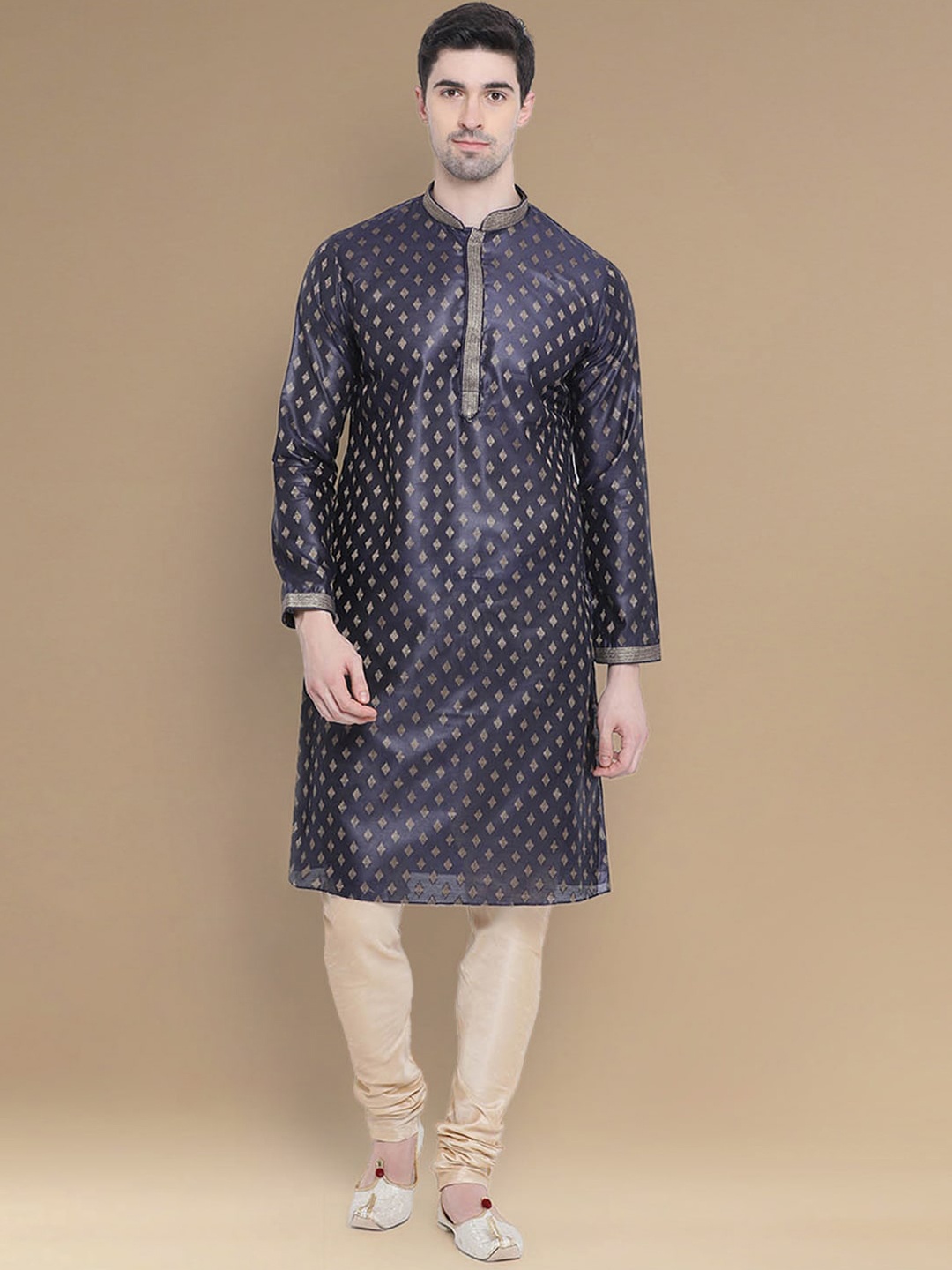 

Sanwara Mandarin Collar Regular Kurta With Churidar, Blue