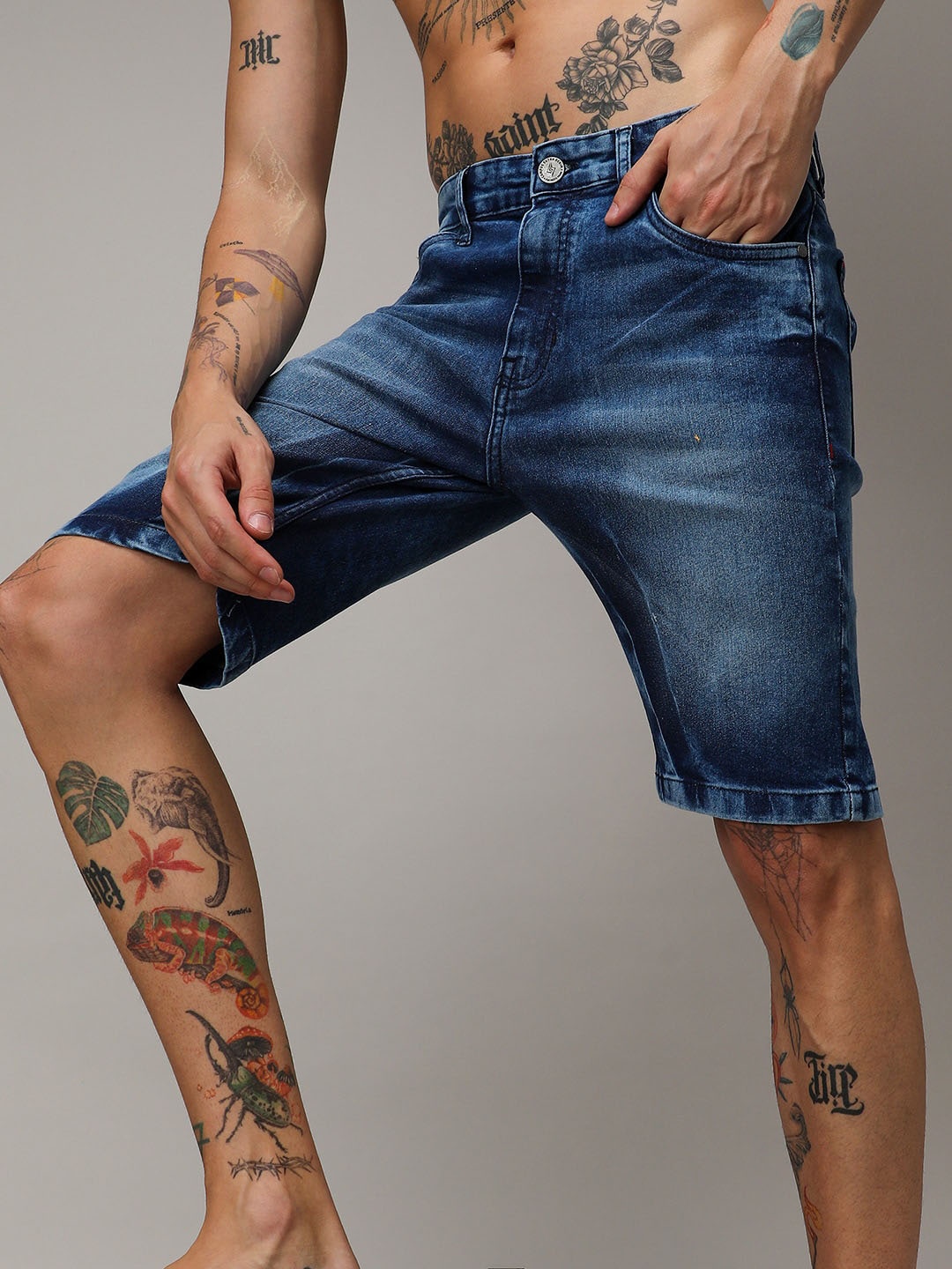 

Campus Sutra Men Washed Mid-Rise Regular Fit Denim Shorts, Blue