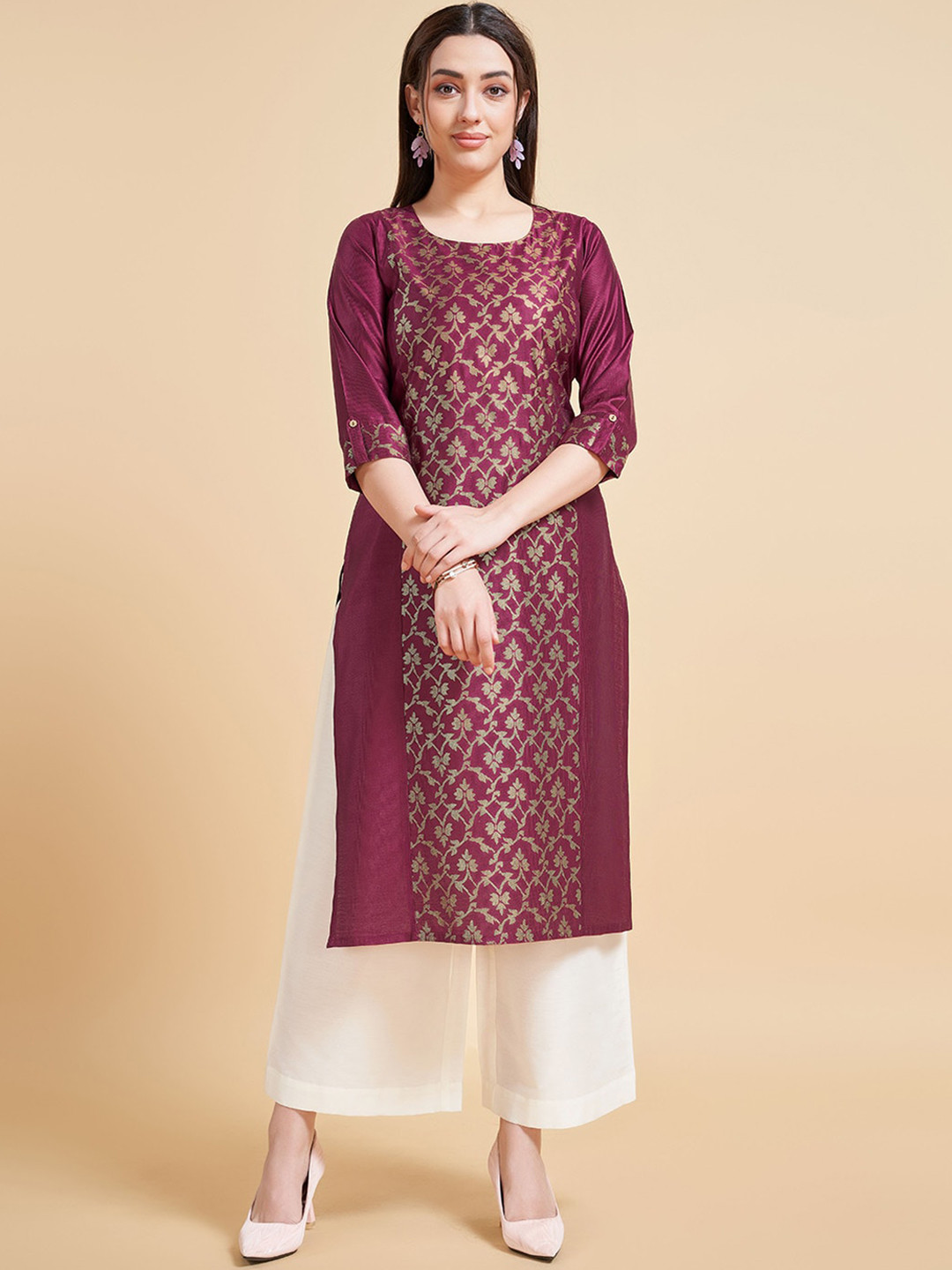 

Ishin Ethnic Motifs Printed Straight Kurta, Maroon