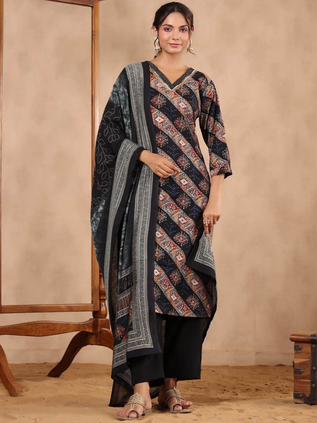 

KALINI Ethnic Motifs Printed V-Neck Straight Kurta with Trousers & Dupatta, Black
