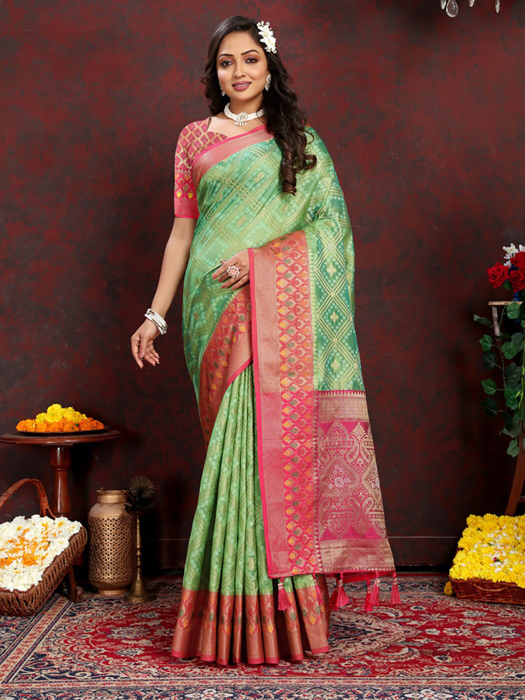

KALINI Geometric Woven Design Zari Organza Banarasi Saree, Green