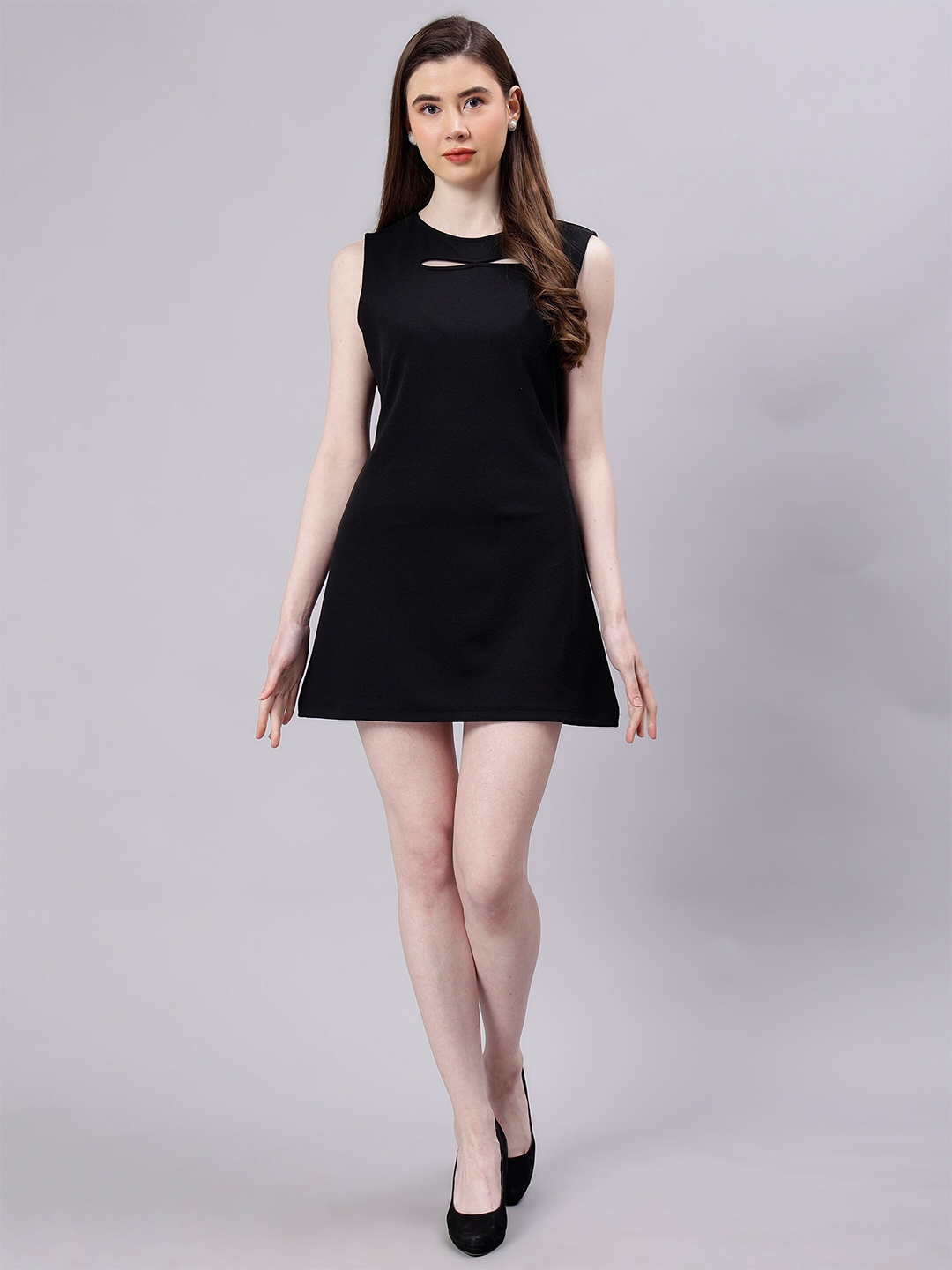 

ENTELLUS Round Neck Sheath Mini Dress, Black