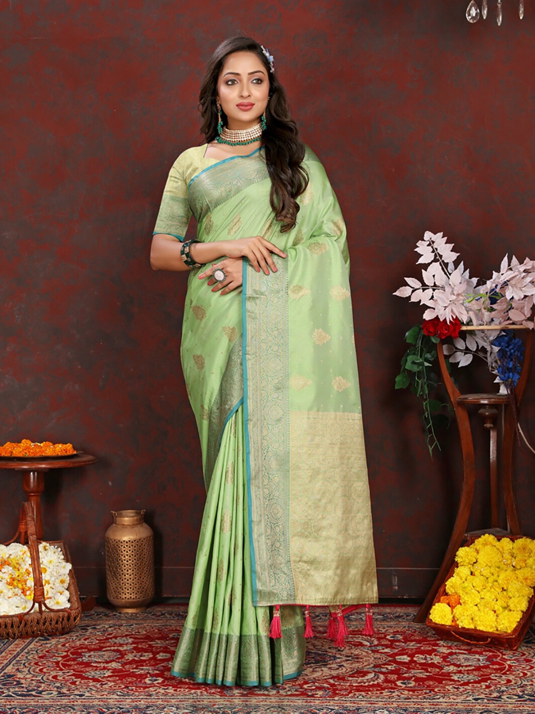 

KALINI Floral Woven Design Zari Art Silk Banarasi Saree, Green