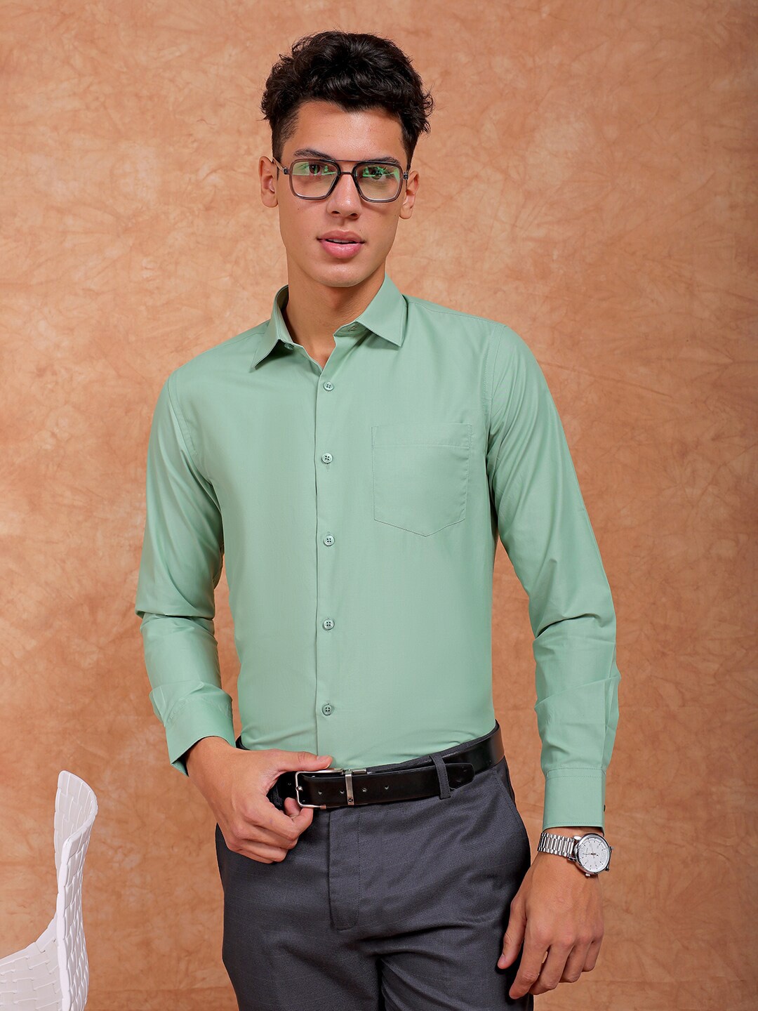 

The Indian Garage Co. X Luxe Slim Fit Spread Collar Opaque Cotton Formal Shirt, Green