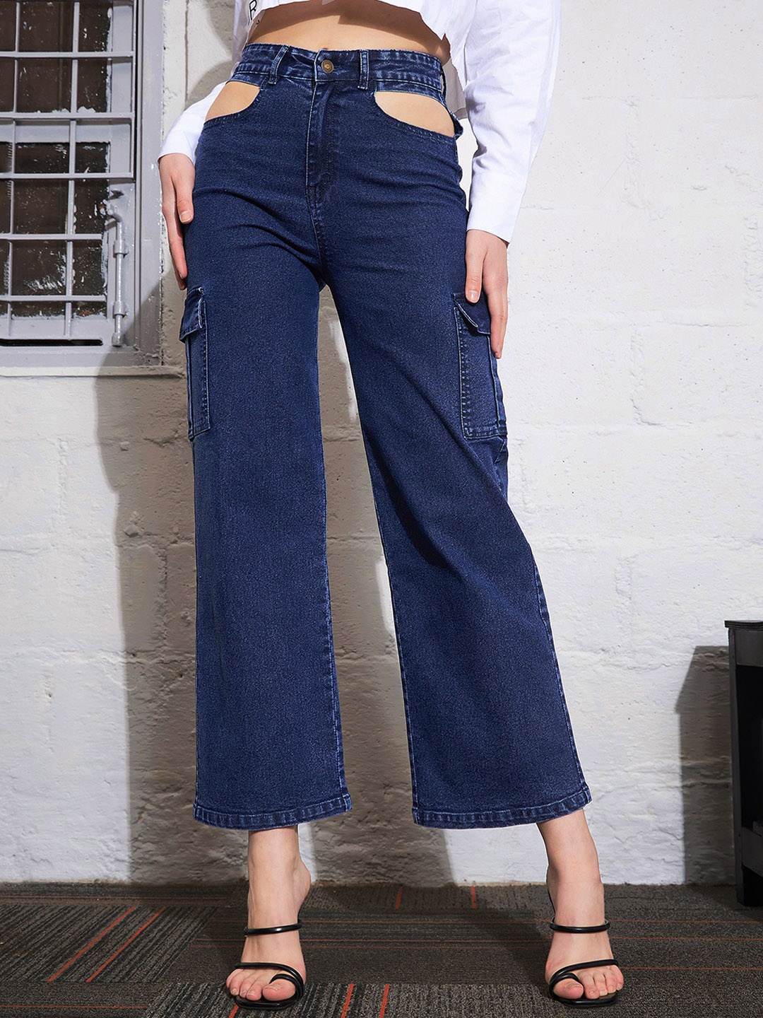 

SASSAFRAS Women Blue Straight Fit High-Rise Clean Look Stretchable Cargo Jeans