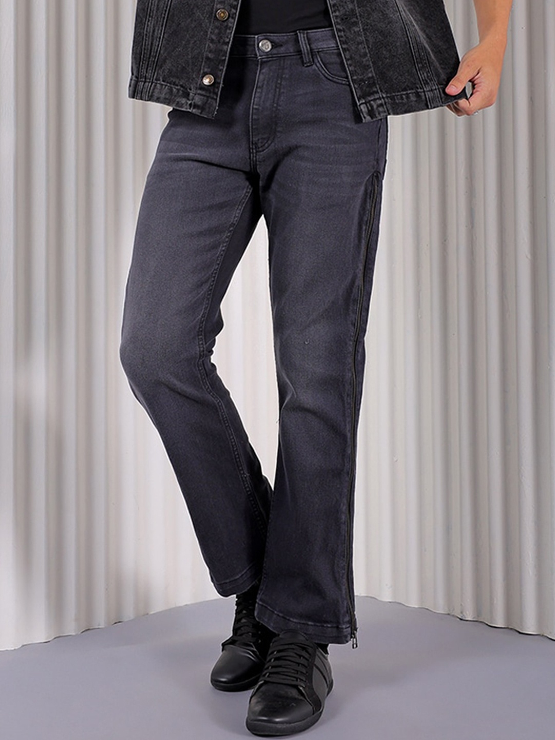 

The Indian Garage Co Men Bootcut Light Fade Stretchable Jeans, Black