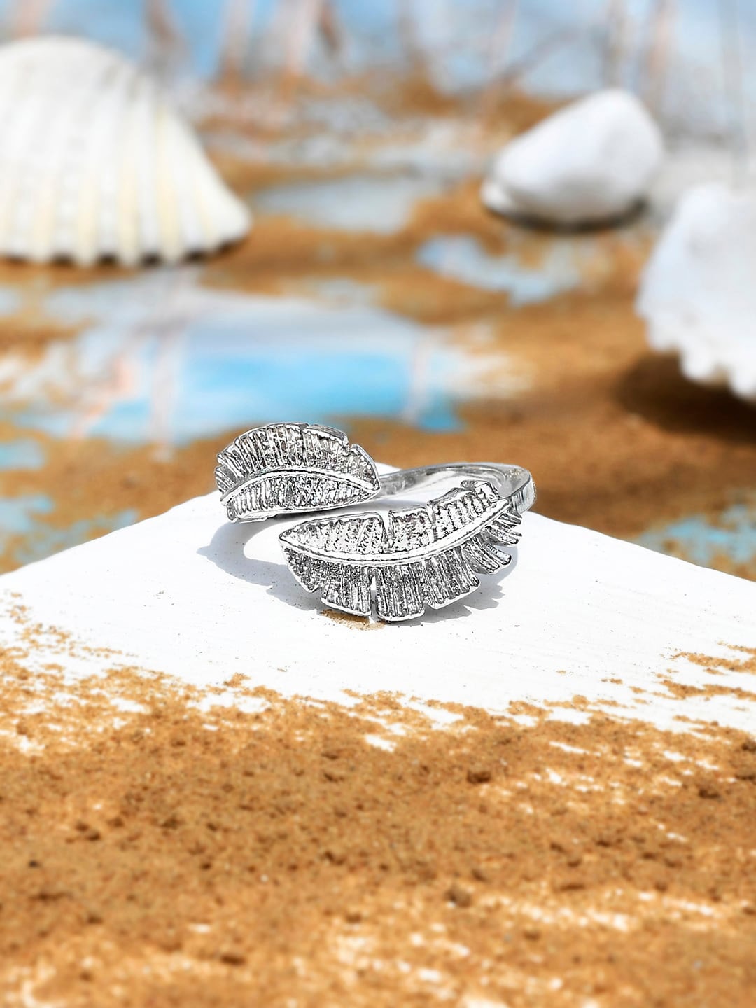 

Voylla Silver-Plated Hawaii Banana Leaf Wrap Finger Ring