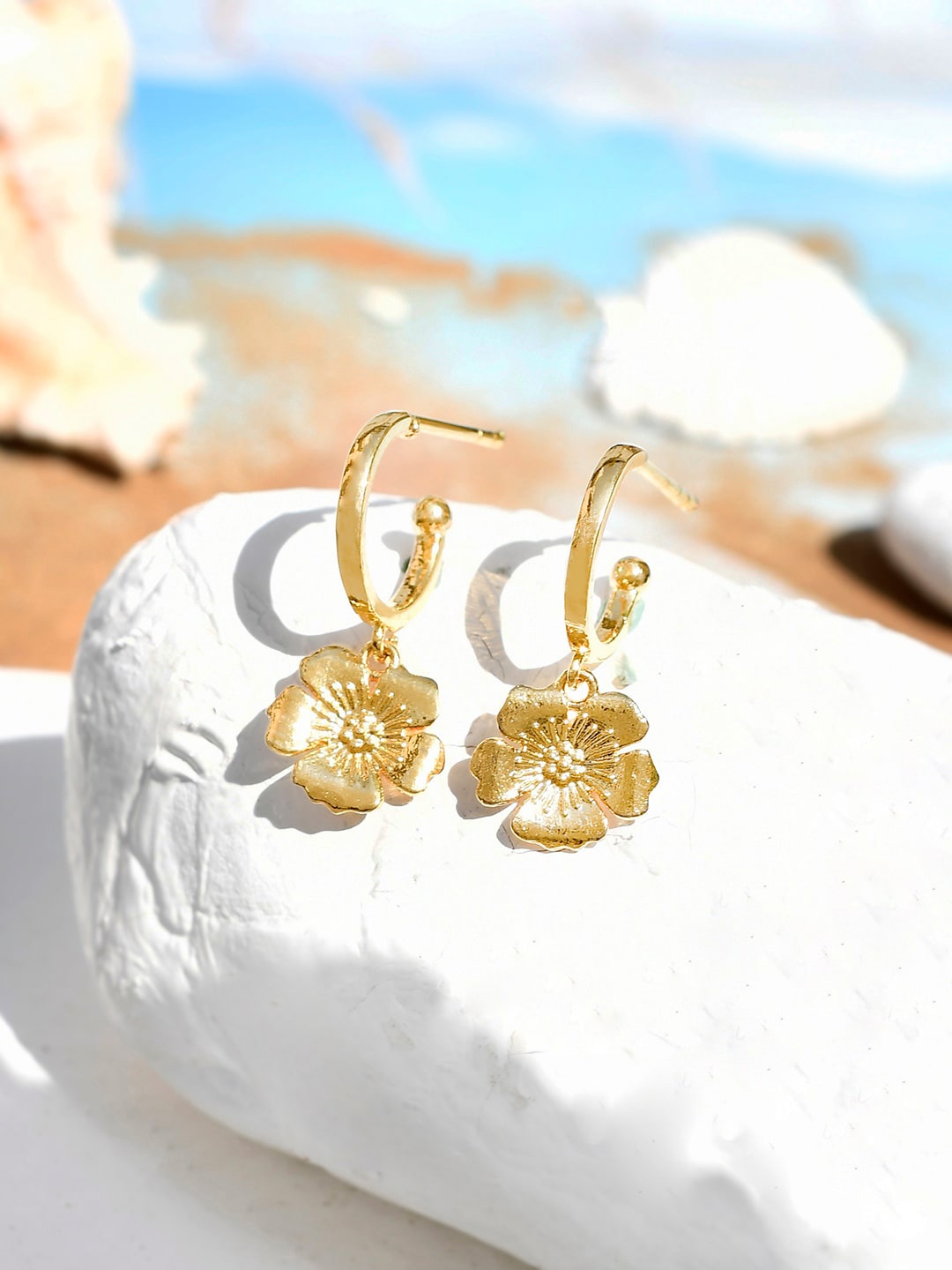 

Voylla Gold Plated Contemporary Studs