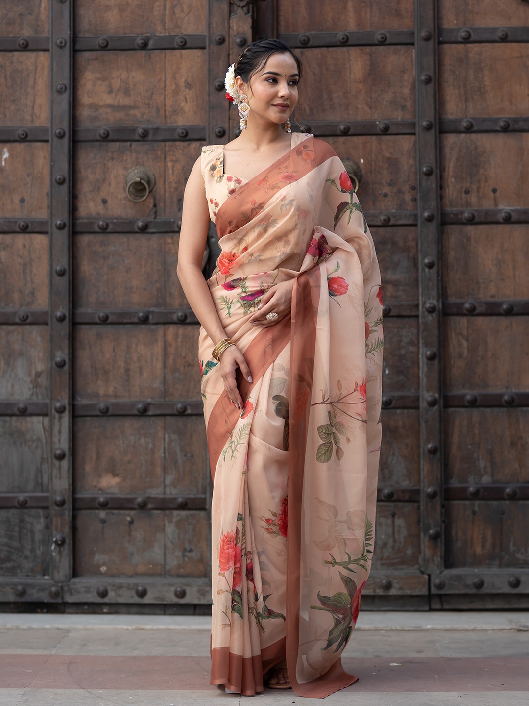 

ASPORA Floral Printed Saree, Beige