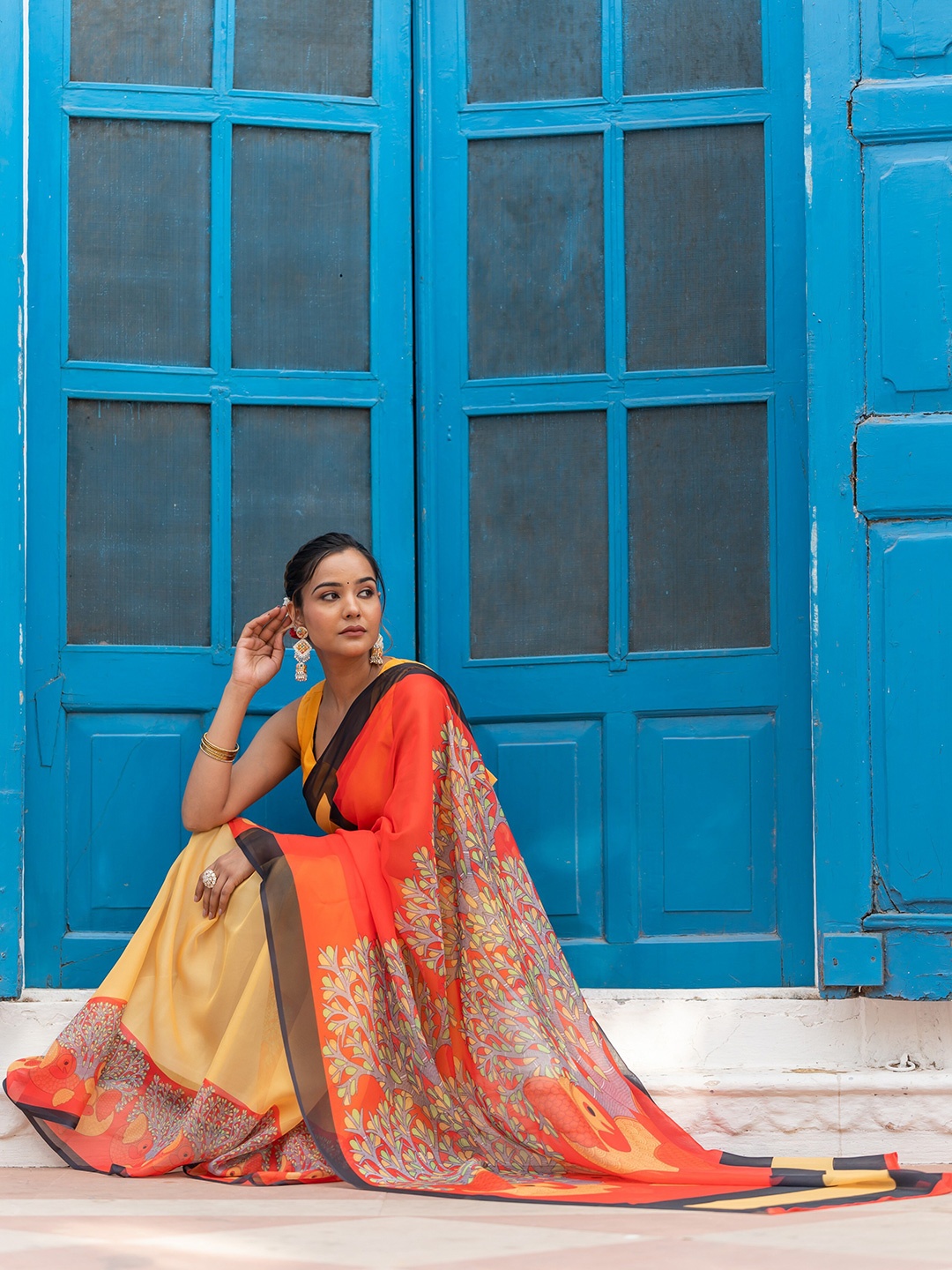 

ASPORA Floral Printed Saree, Yellow