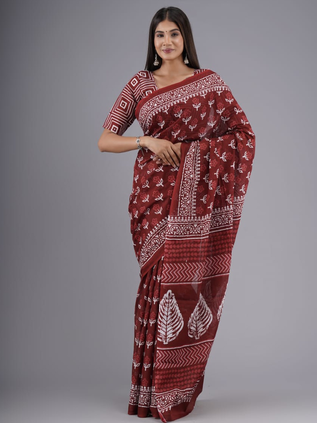 

KIAARON Tie and Dye Pure Cotton Block Print Saree, Brown