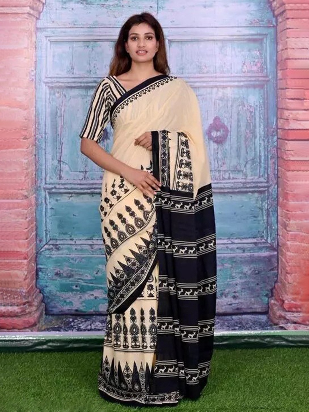 

KIAARON Ethnic Motifs Pure Cotton Block Print Saree, Cream