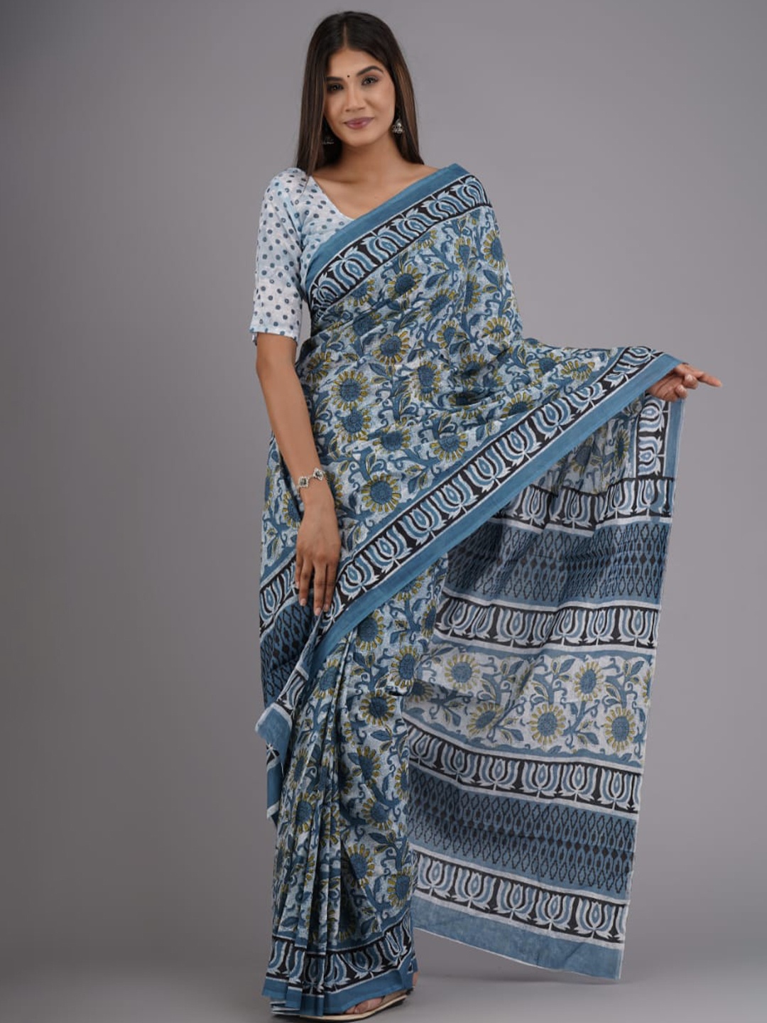 

KIAARON Floral Pure Cotton Block Print Saree, Blue